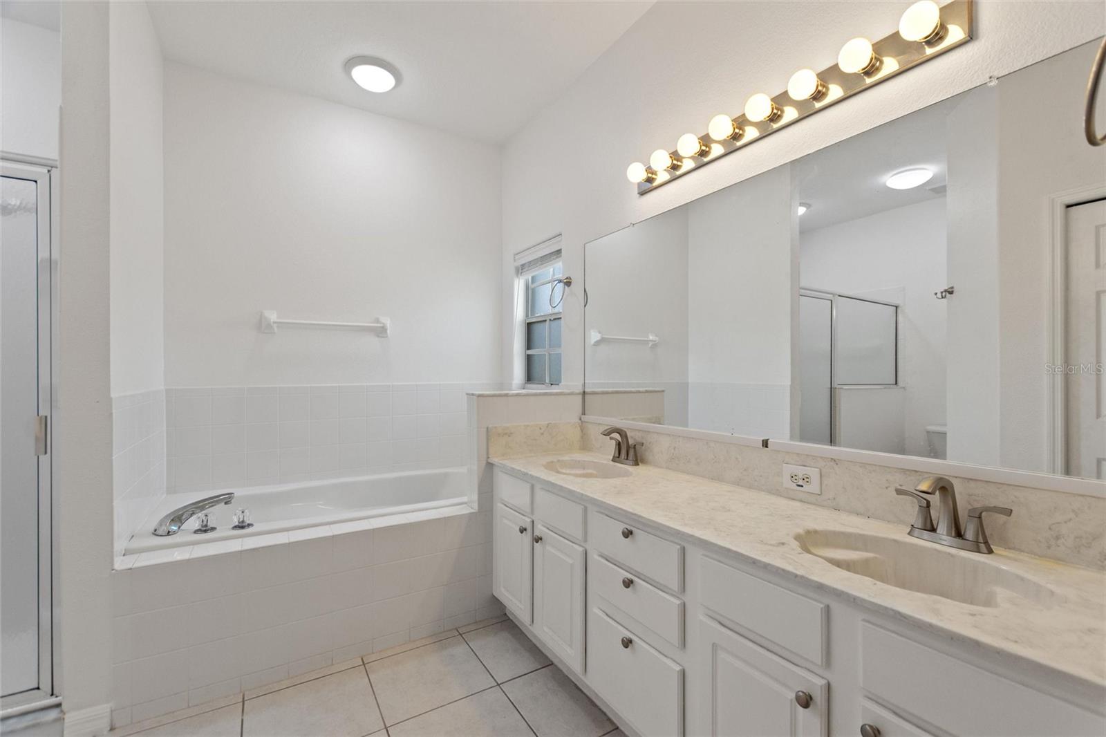 106 MOSSY OAK DR, DAVENPORT, FL, 33837