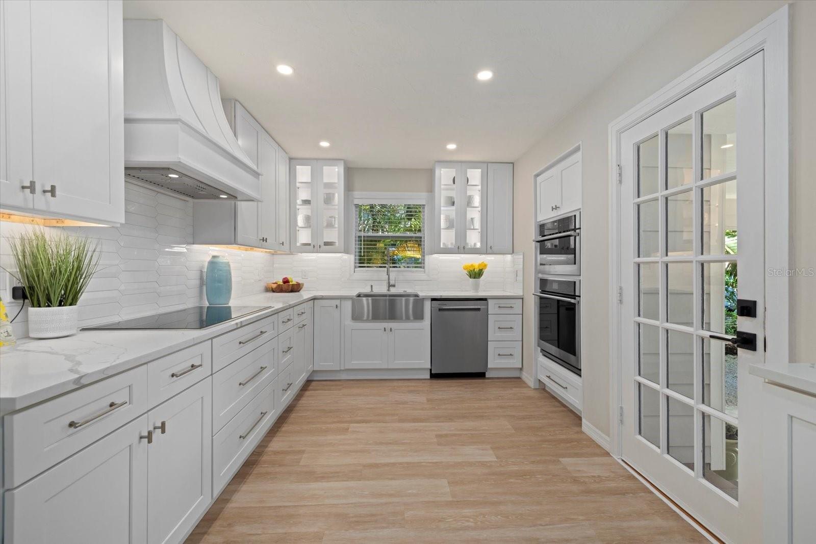 1888 BOYCE ST, SARASOTA, FL, 34239