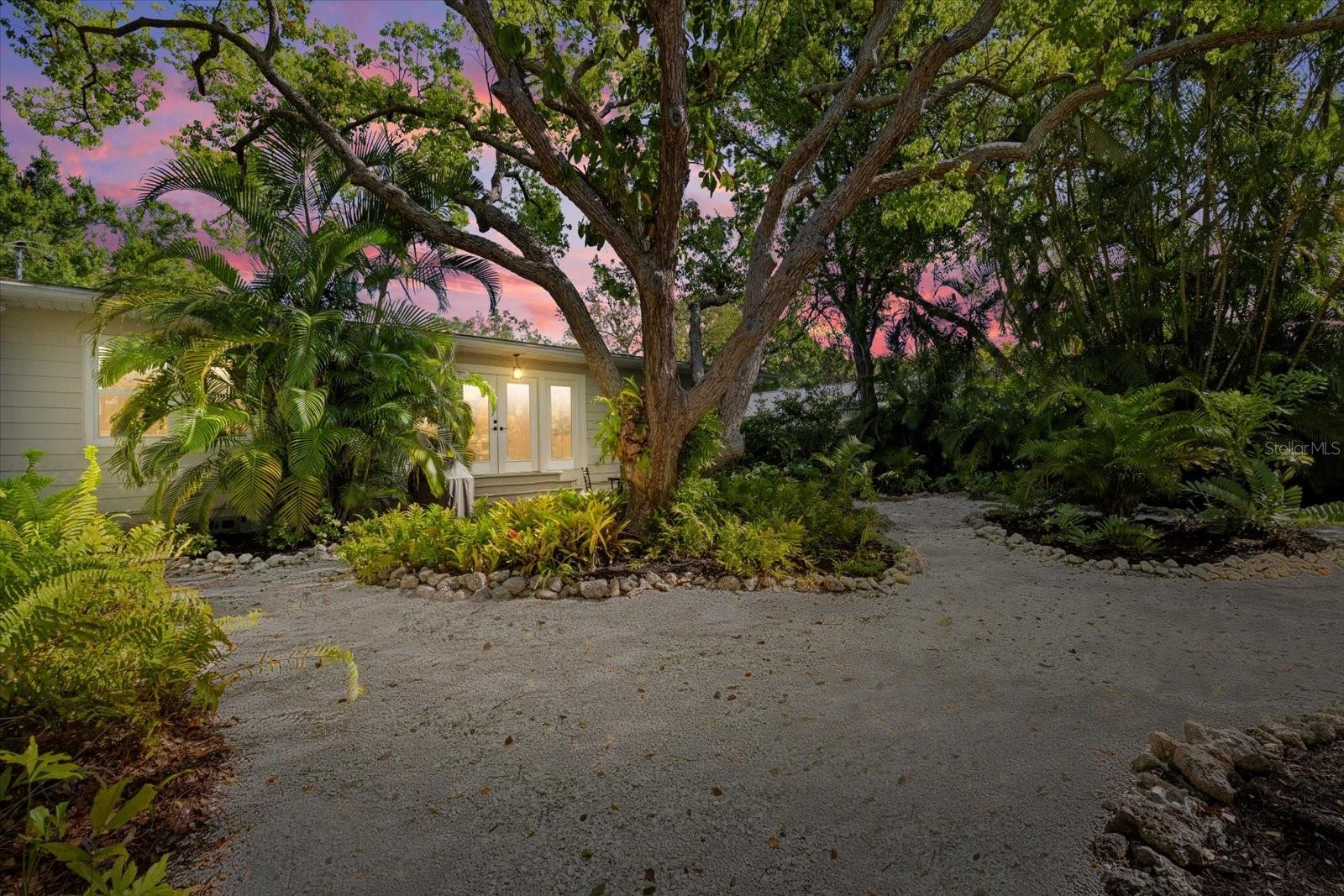 1888 BOYCE ST, SARASOTA, FL, 34239