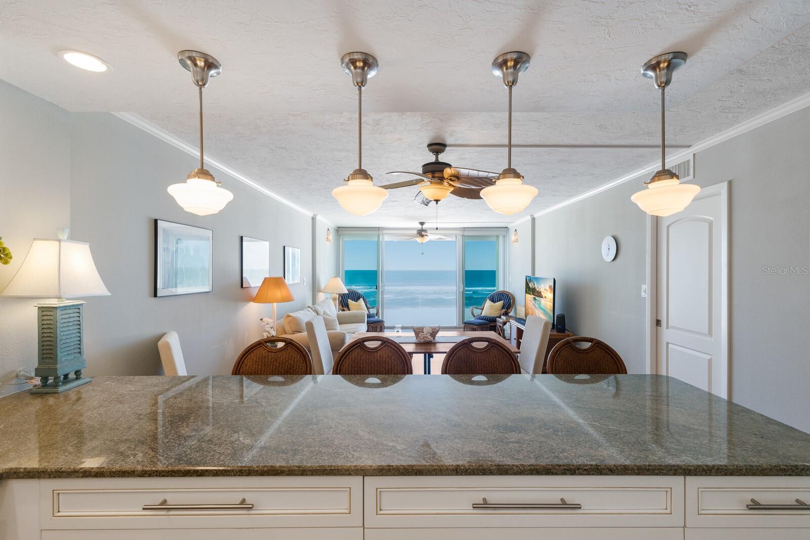 5300 GULF DR #204, HOLMES BEACH, FL, 34217