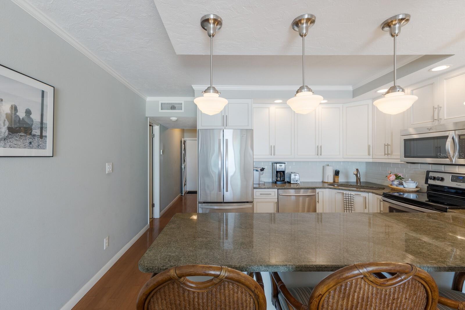 5300 GULF DR #204, HOLMES BEACH, FL, 34217