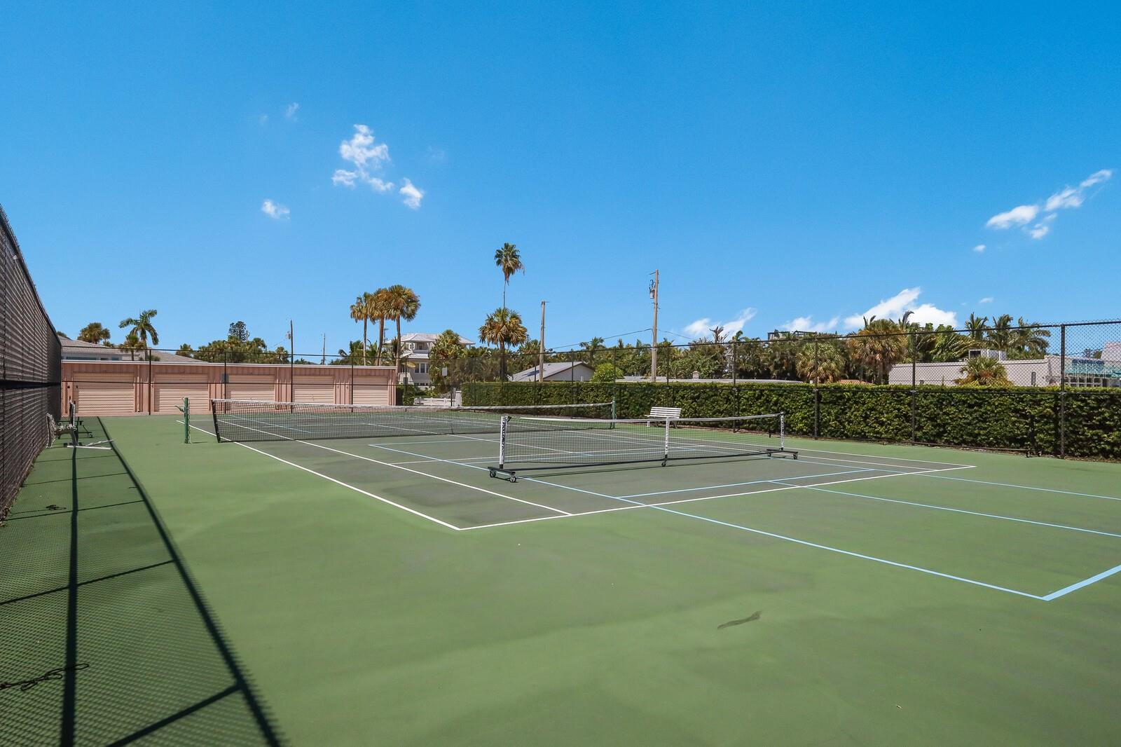5300 GULF DR #204, HOLMES BEACH, FL, 34217