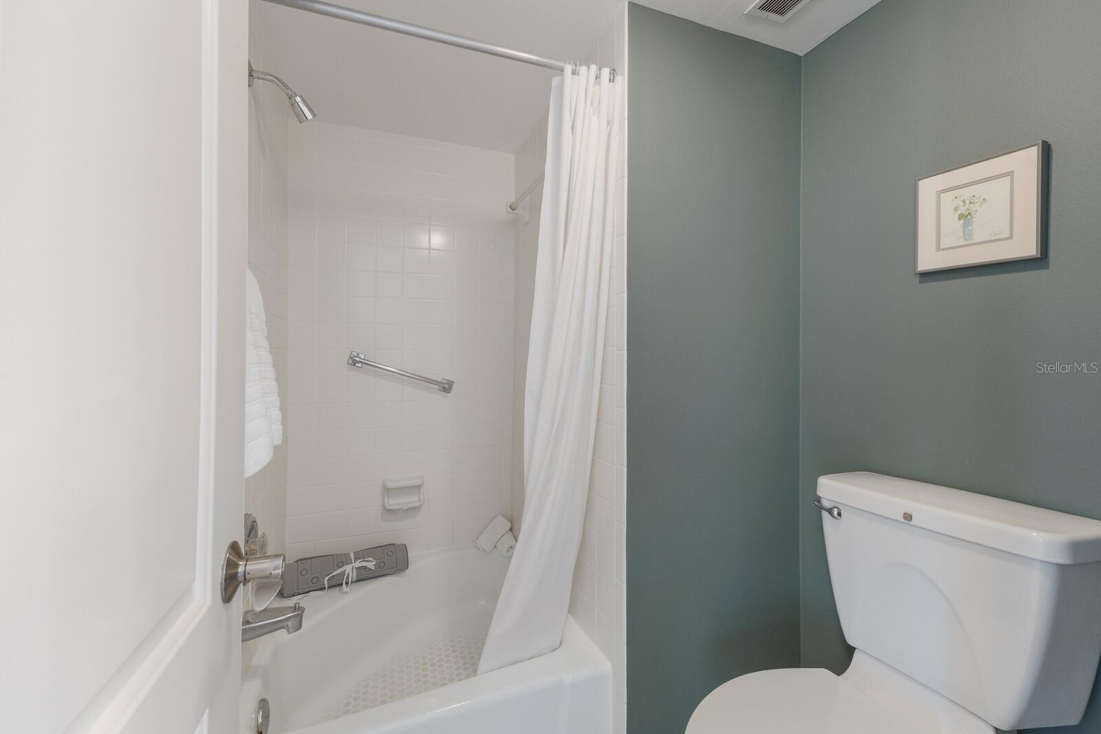 5300 GULF DR #204, HOLMES BEACH, FL, 34217