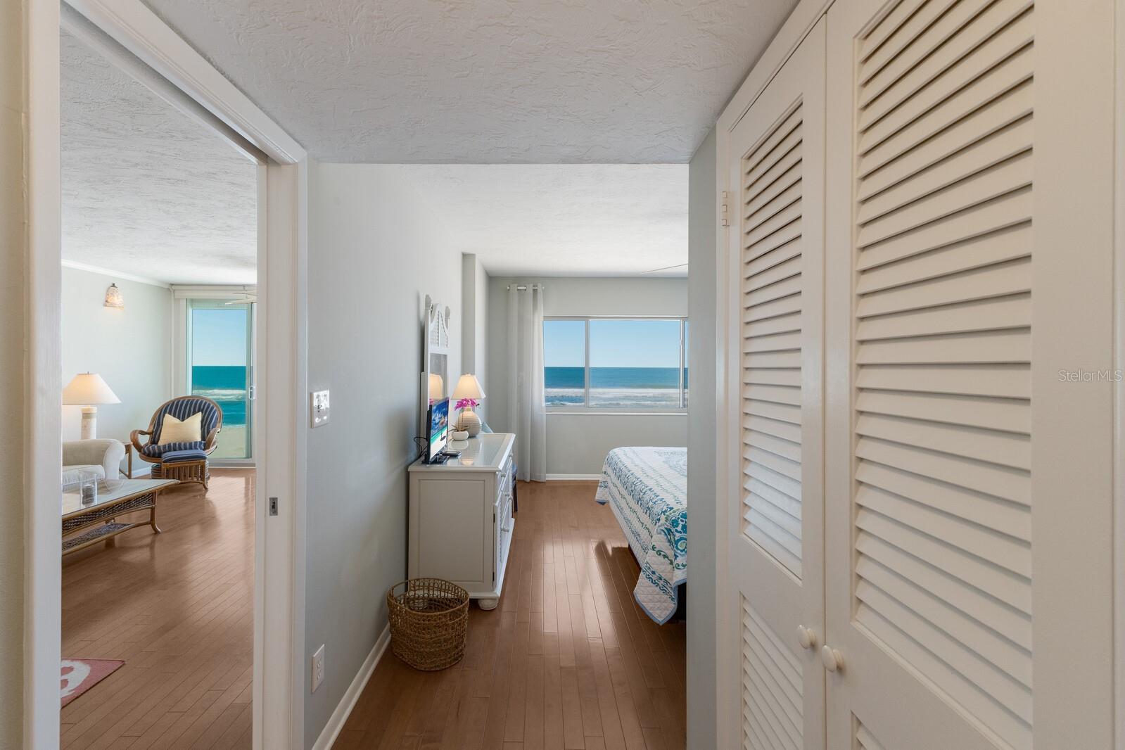 5300 GULF DR #204, HOLMES BEACH, FL, 34217