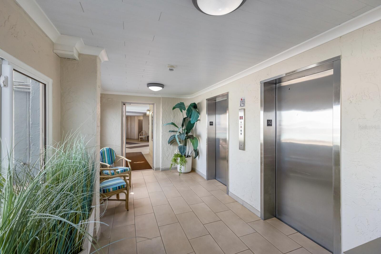 5300 GULF DR #204, HOLMES BEACH, FL, 34217