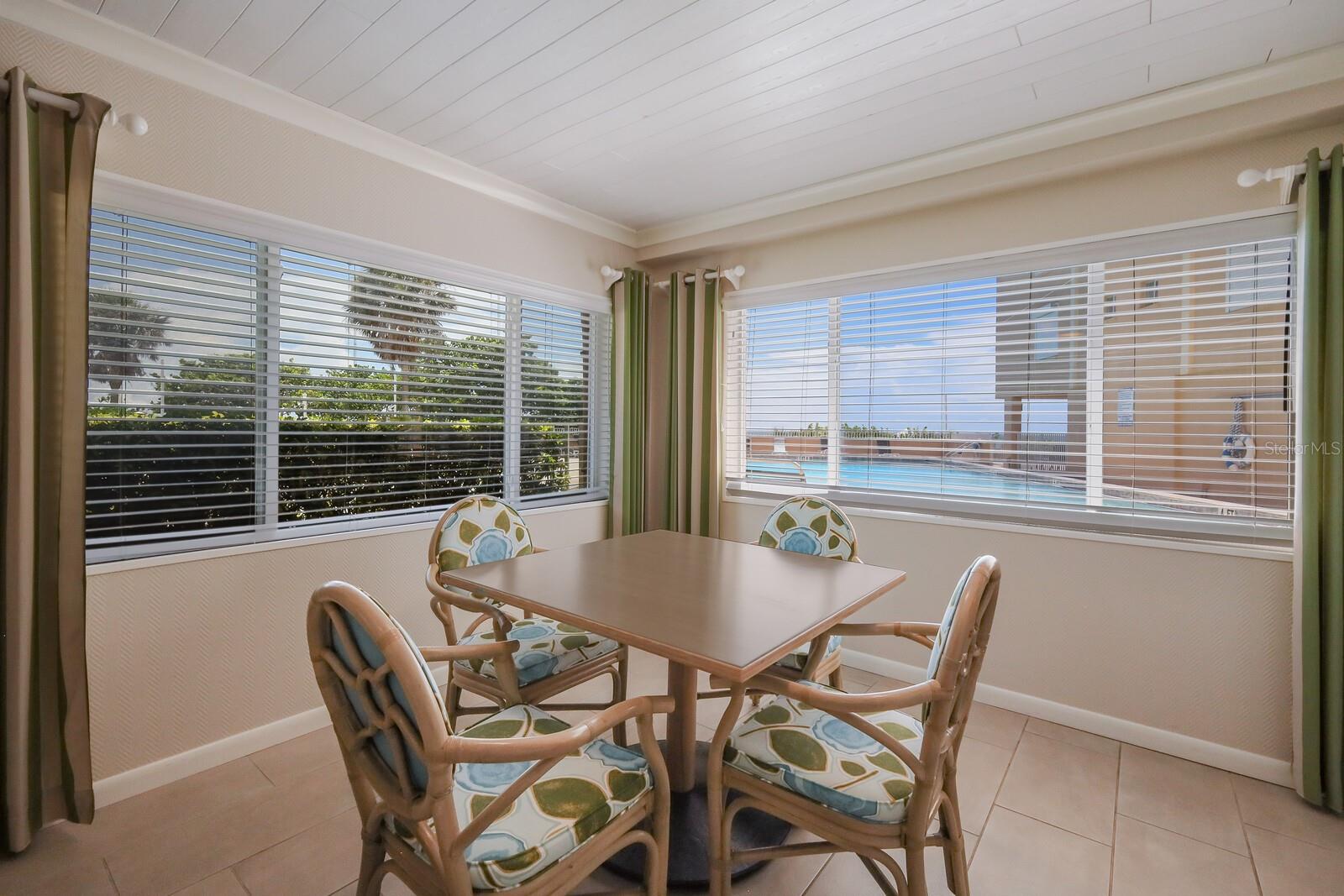 5300 GULF DR #204, HOLMES BEACH, FL, 34217
