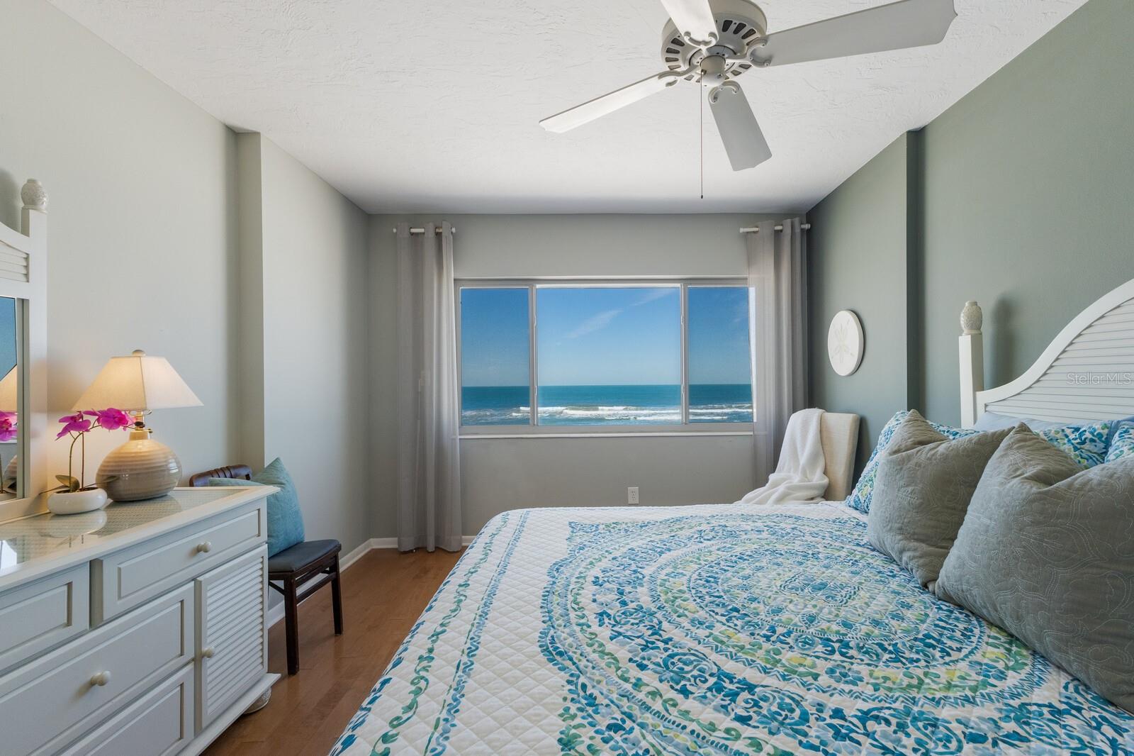5300 GULF DR #204, HOLMES BEACH, FL, 34217