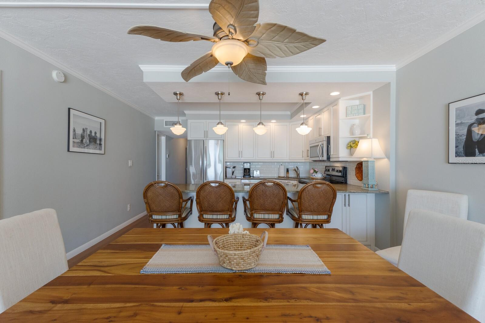5300 GULF DR #204, HOLMES BEACH, FL, 34217