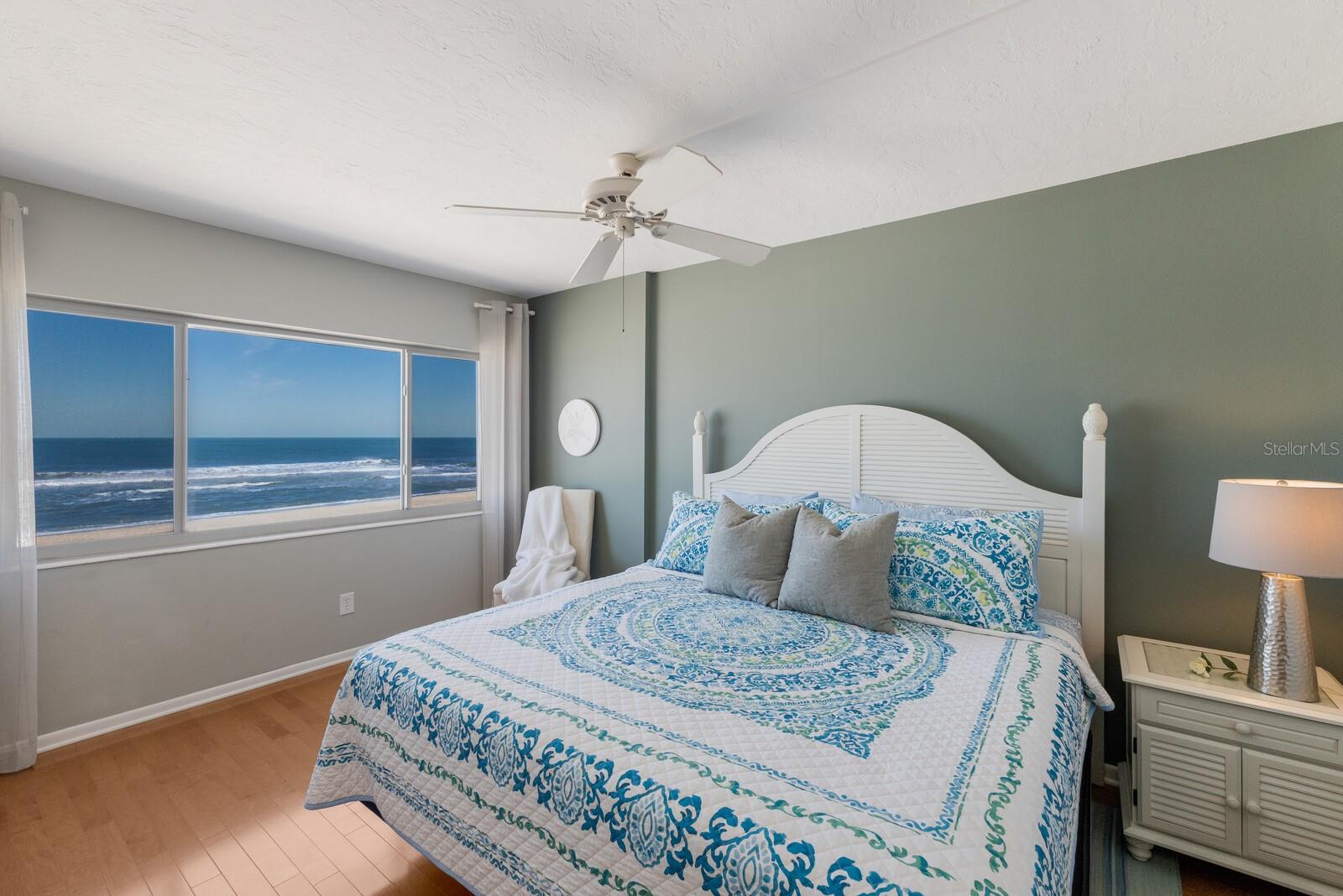5300 GULF DR #204, HOLMES BEACH, FL, 34217