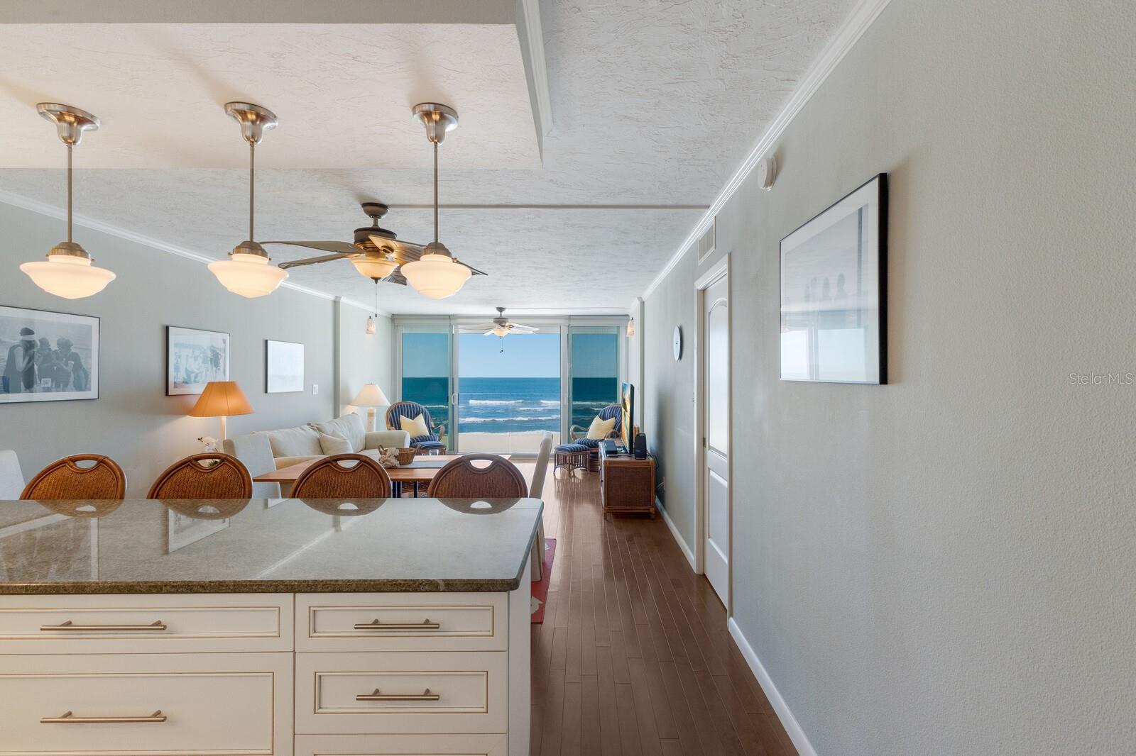 5300 GULF DR #204, HOLMES BEACH, FL, 34217