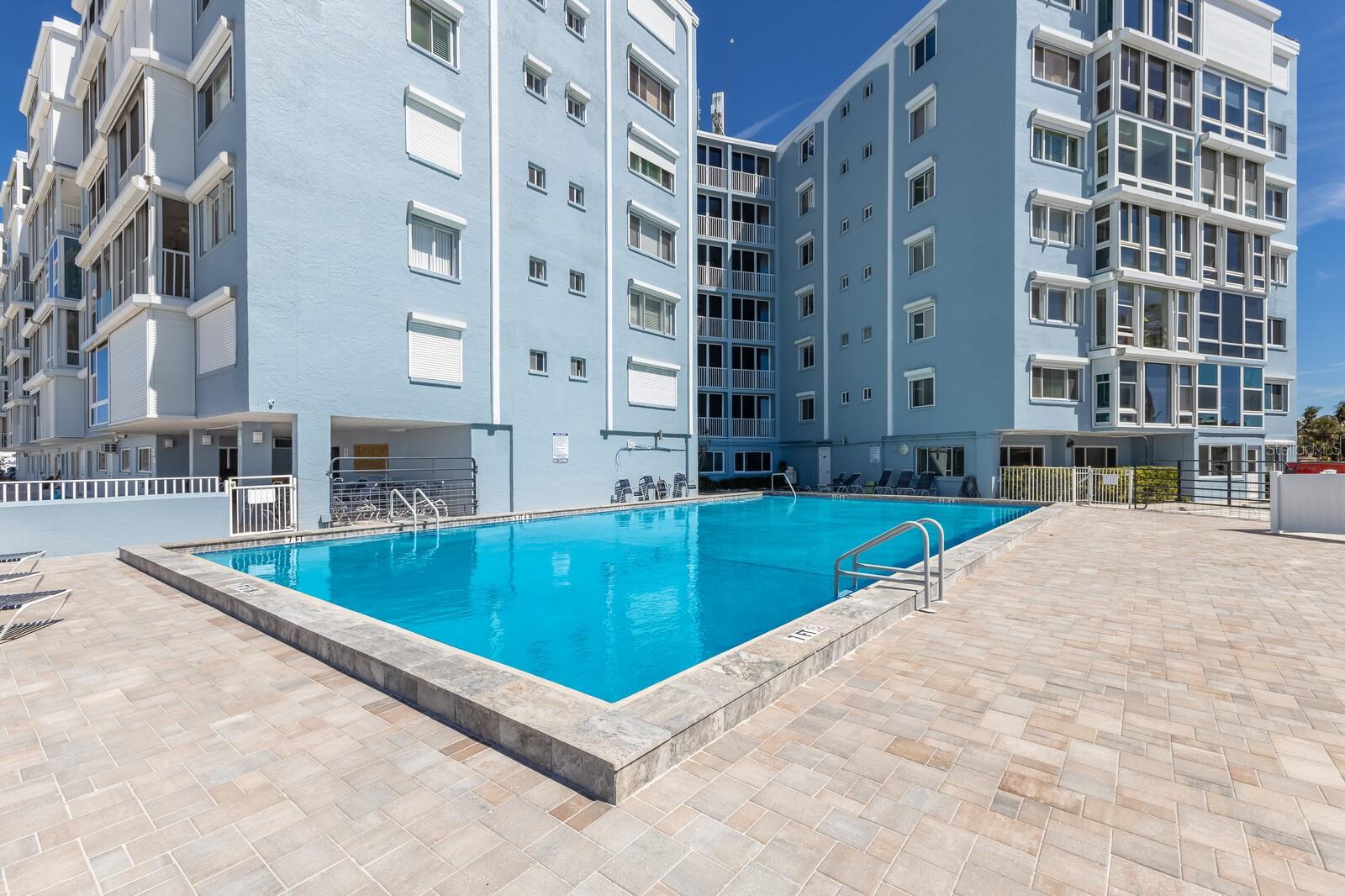 5300 GULF DR #204, HOLMES BEACH, FL, 34217