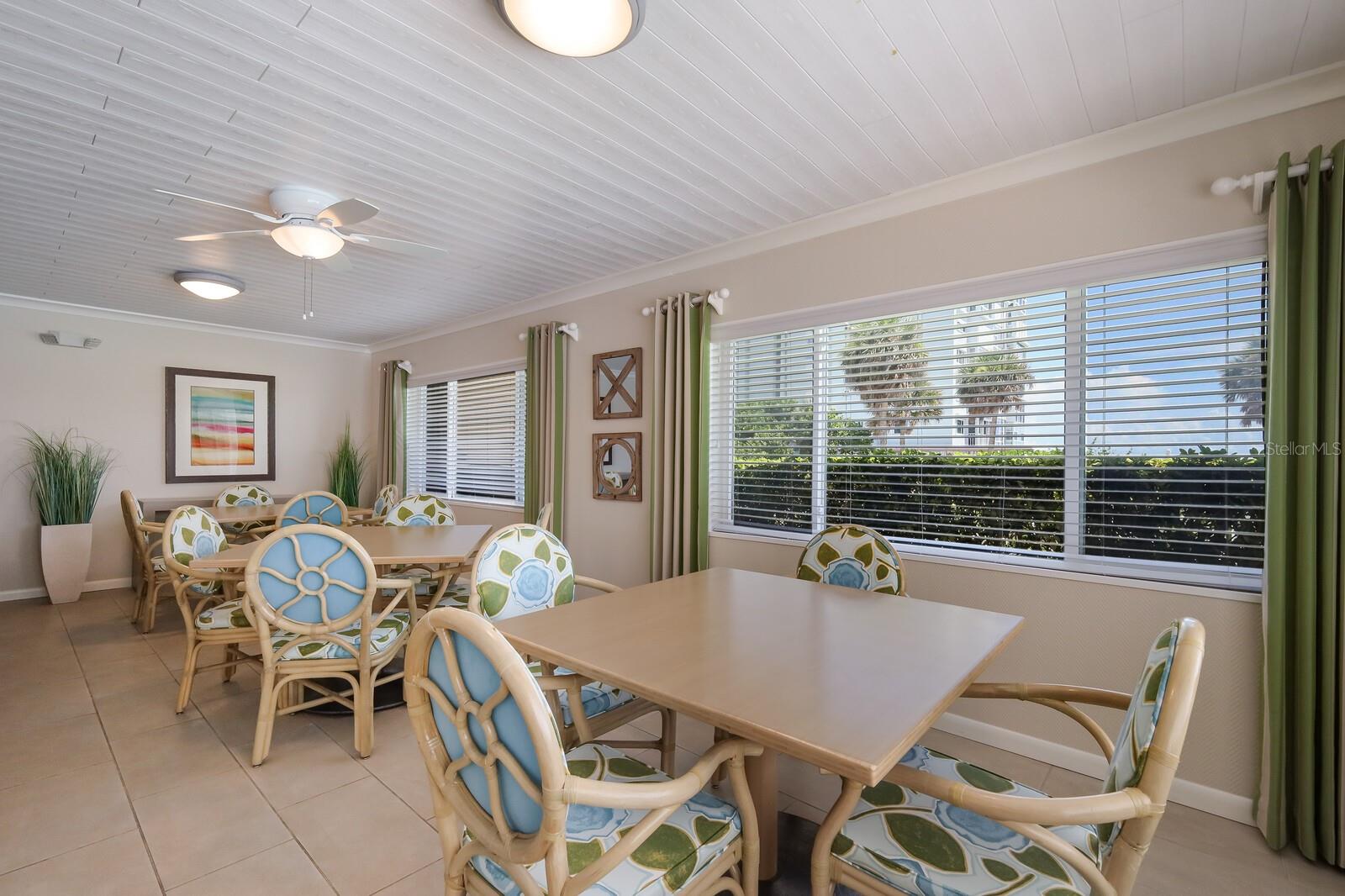 5300 GULF DR #204, HOLMES BEACH, FL, 34217