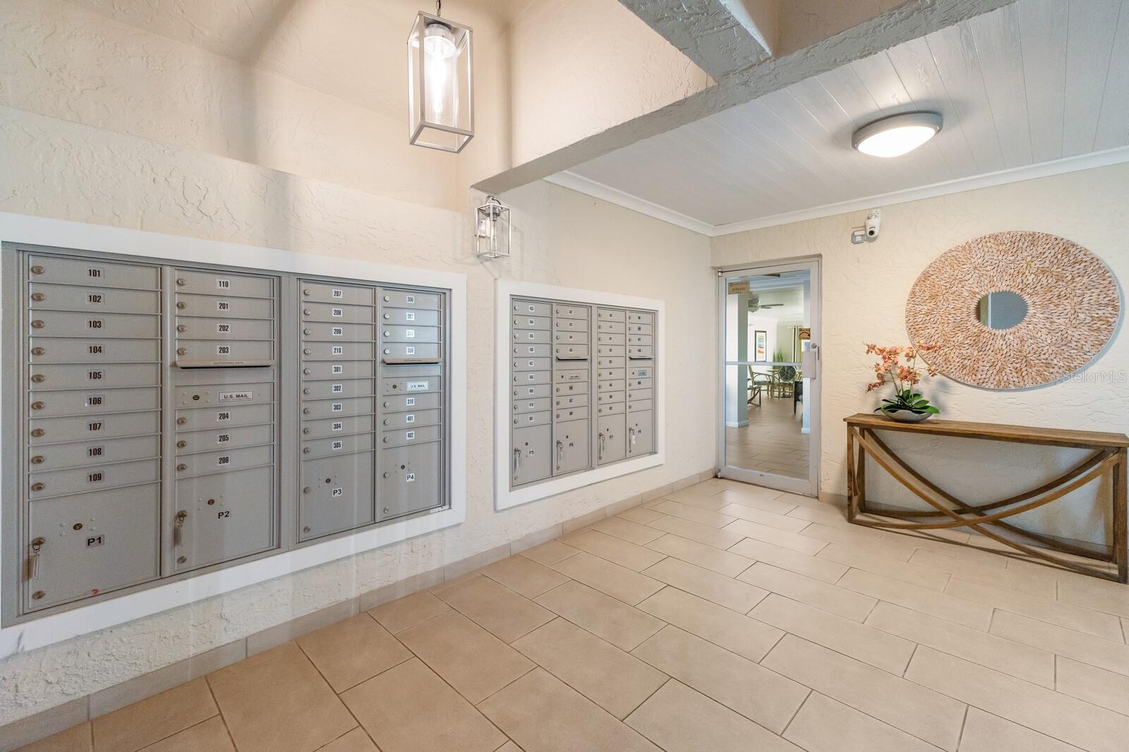 5300 GULF DR #204, HOLMES BEACH, FL, 34217