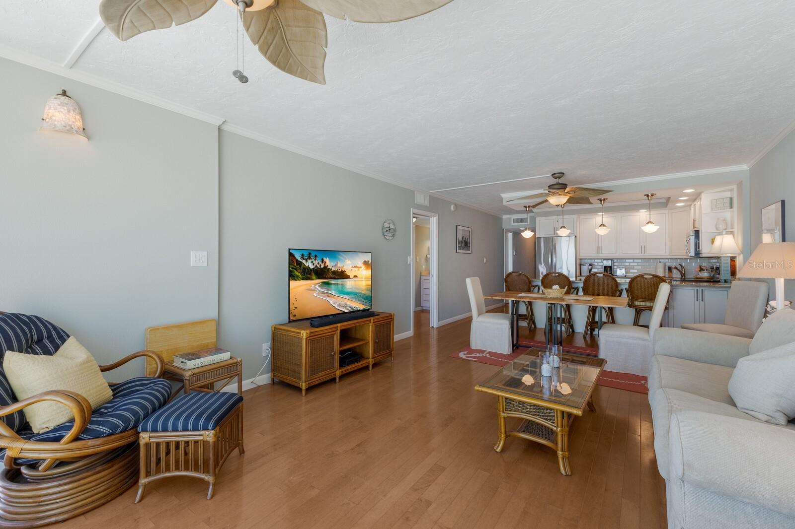 5300 GULF DR #204, HOLMES BEACH, FL, 34217