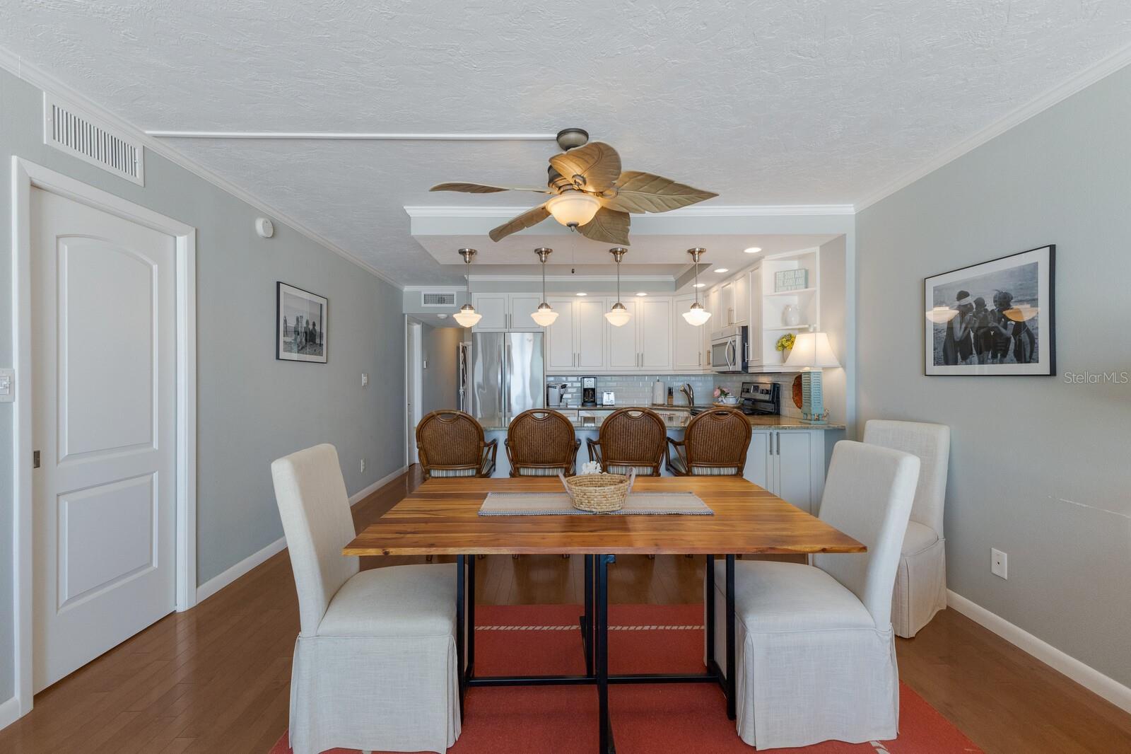 5300 GULF DR #204, HOLMES BEACH, FL, 34217