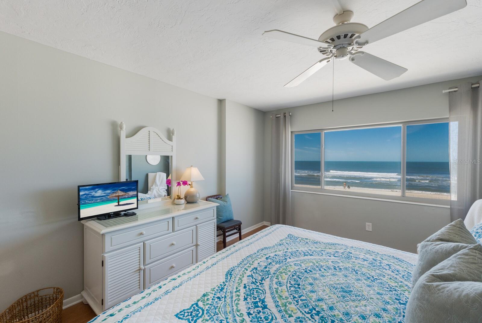 5300 GULF DR #204, HOLMES BEACH, FL, 34217