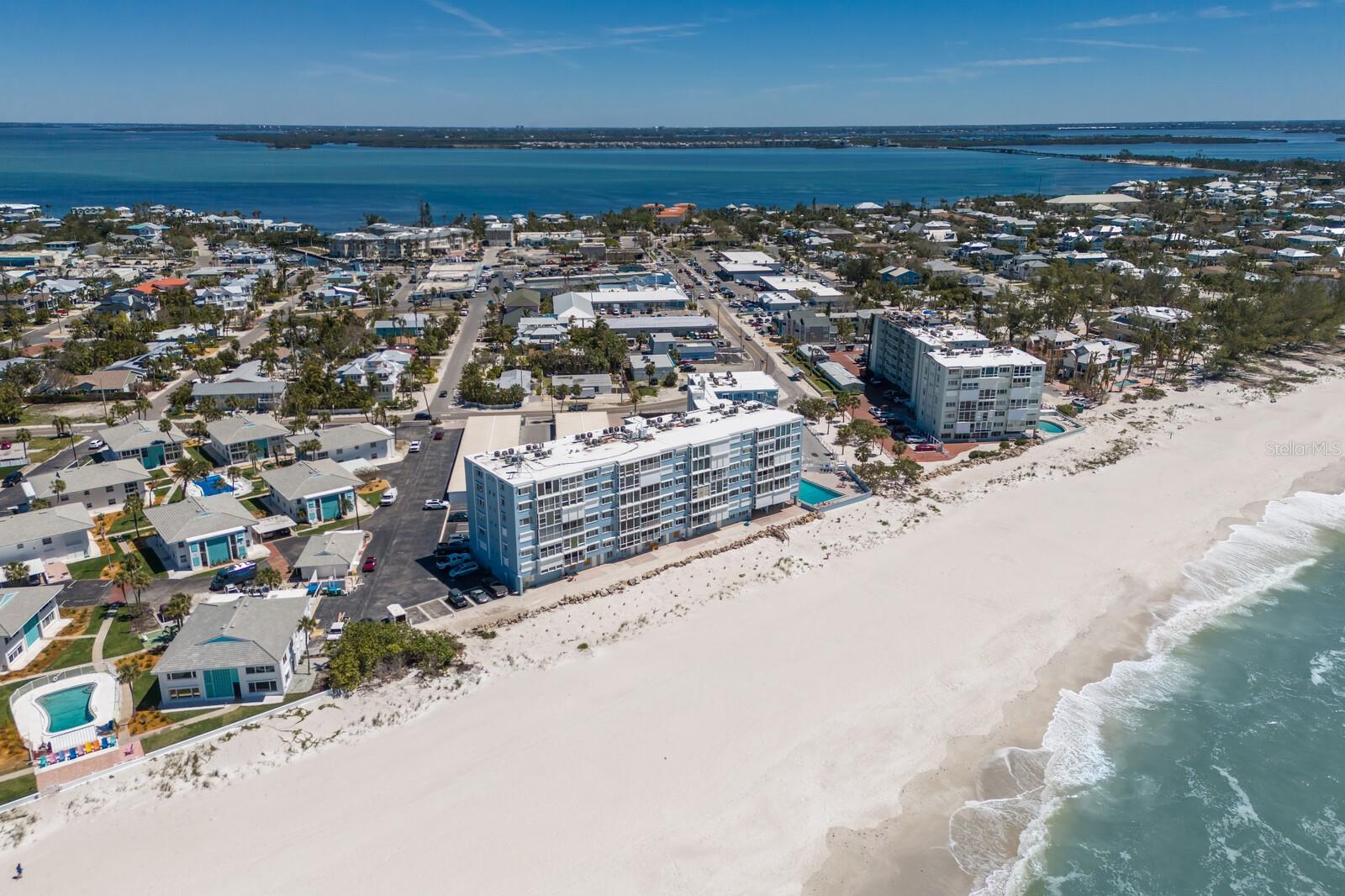 5300 GULF DR #204, HOLMES BEACH, FL, 34217