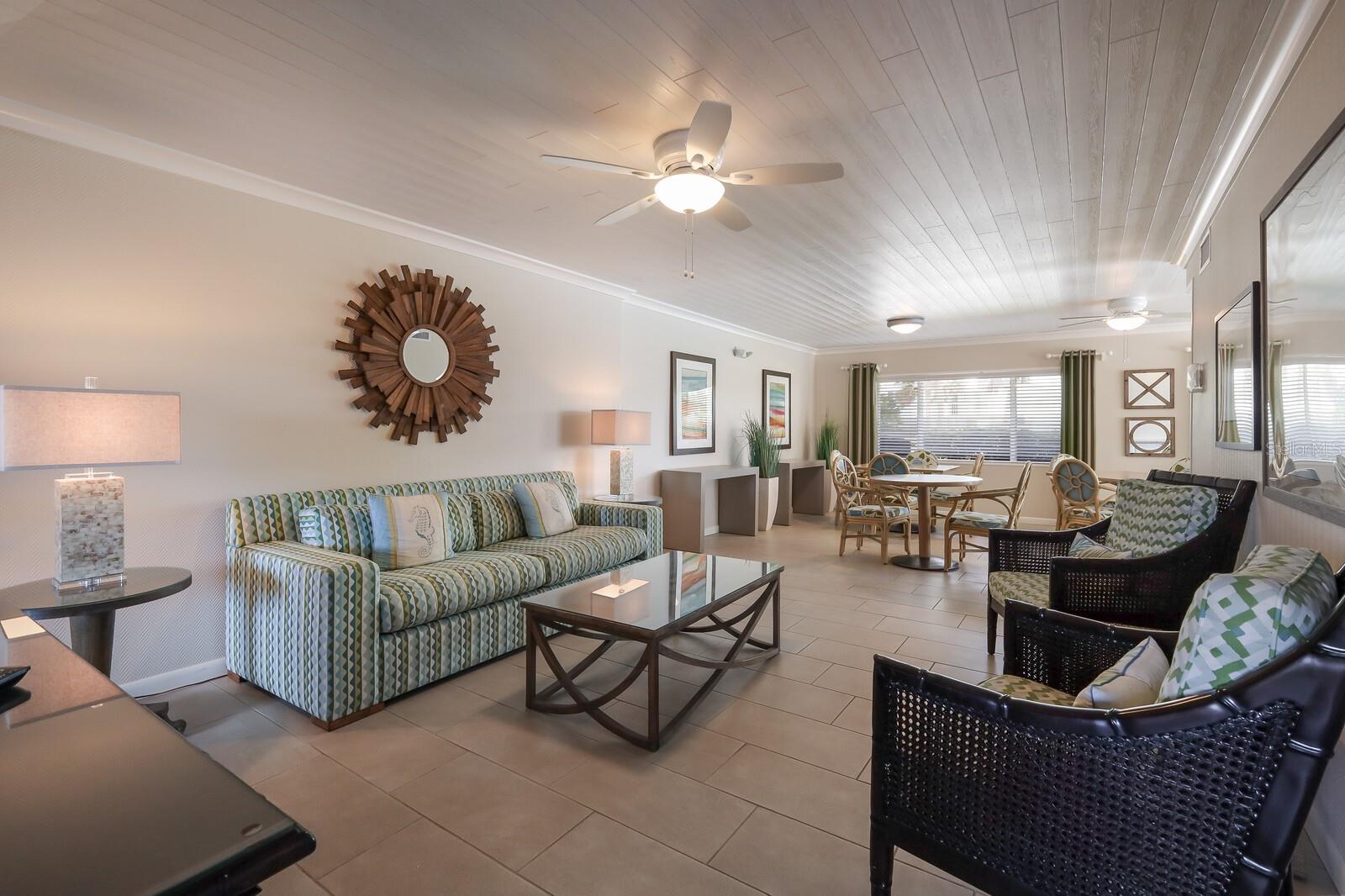 5300 GULF DR #204, HOLMES BEACH, FL, 34217