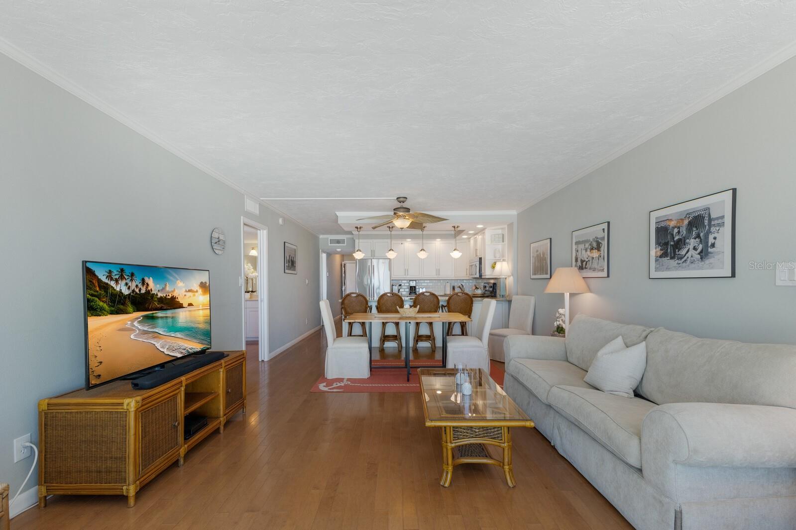 5300 GULF DR #204, HOLMES BEACH, FL, 34217