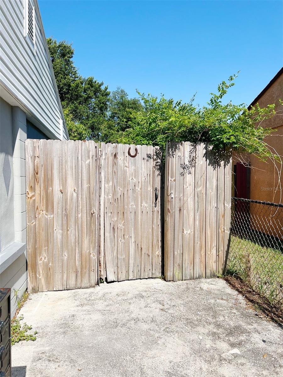 6913 N 20TH, TAMPA, FL, 33610
