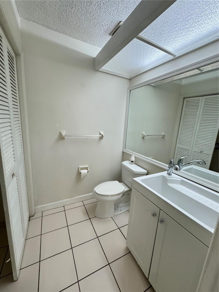 15311 W POND WOODS DR, TAMPA, FL, 33618