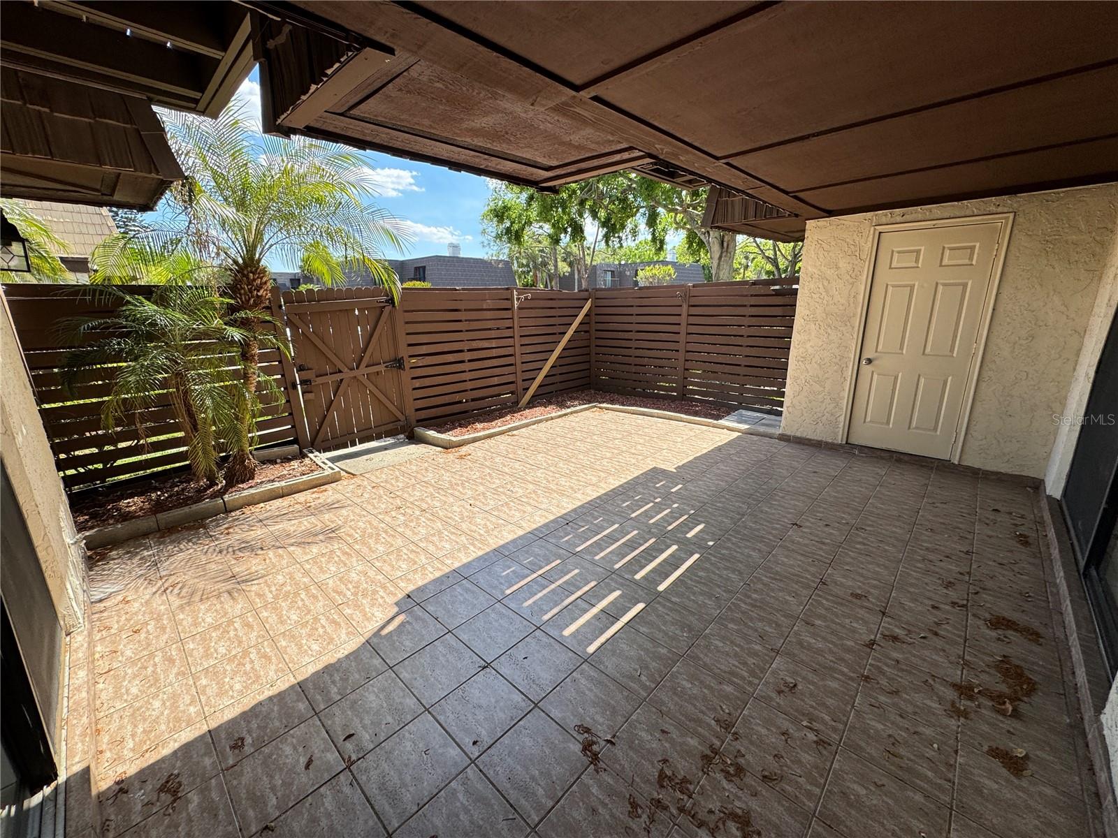 15311 W POND WOODS DR, TAMPA, FL, 33618