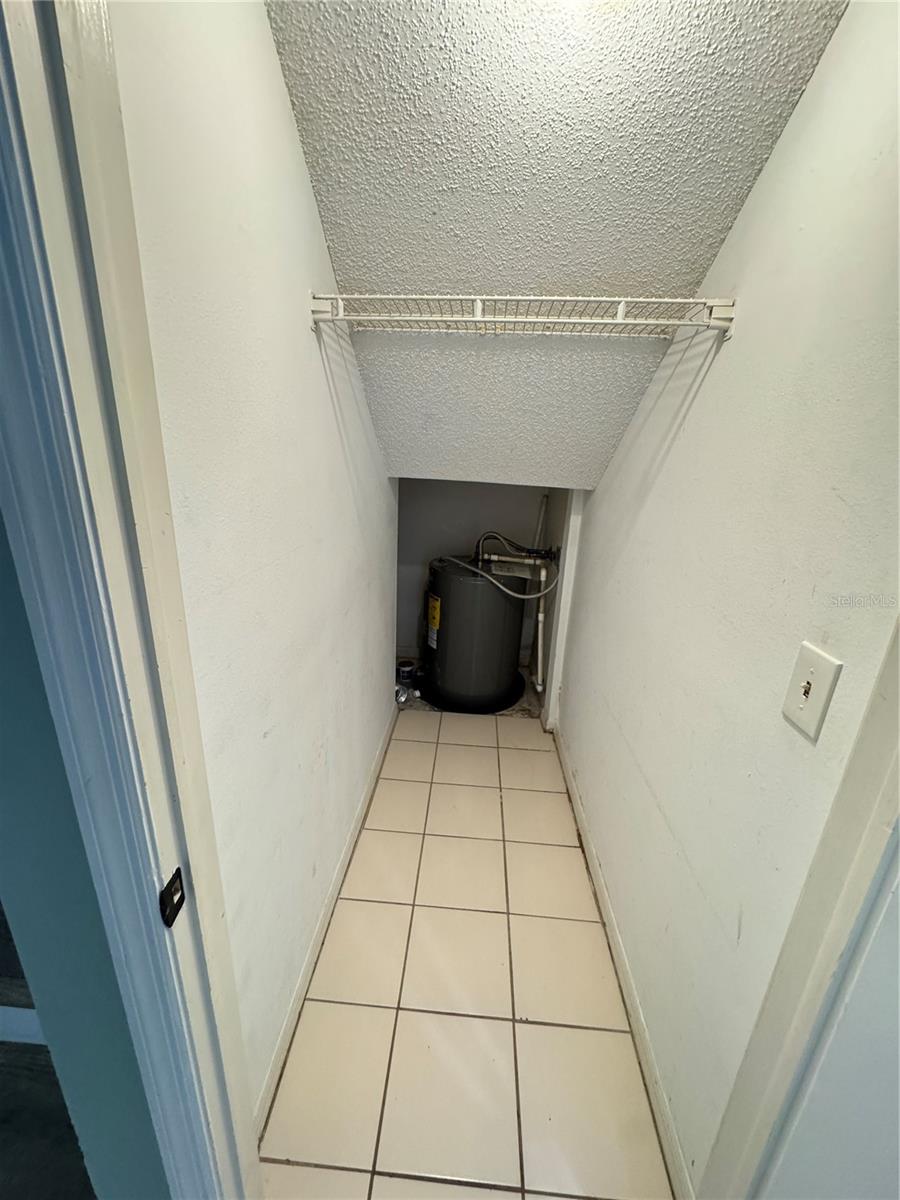 15311 W POND WOODS DR, TAMPA, FL, 33618