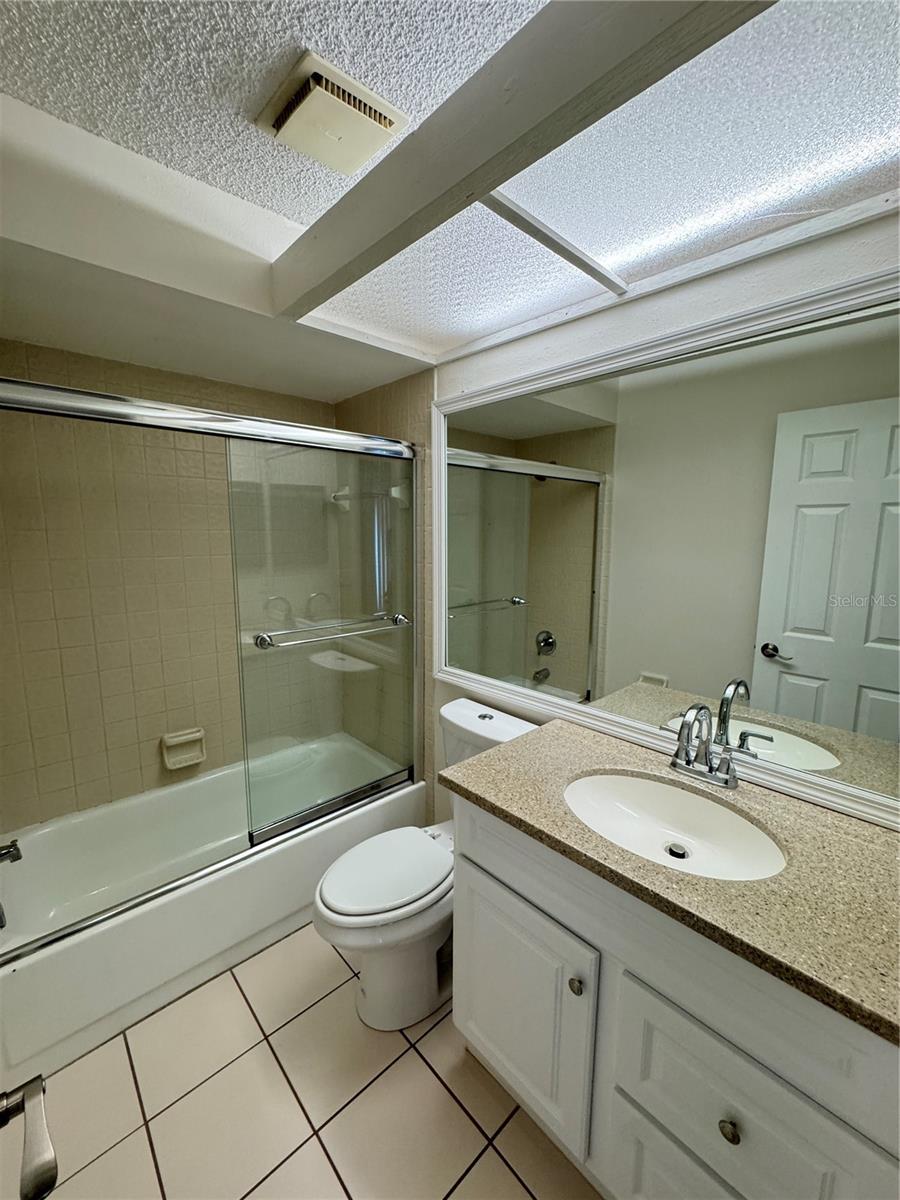 15311 W POND WOODS DR, TAMPA, FL, 33618