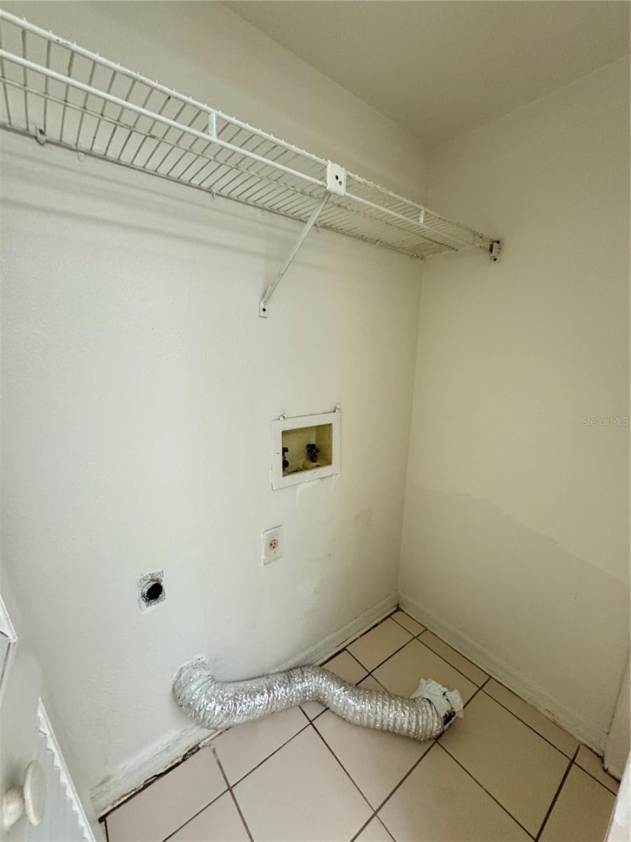 15311 W POND WOODS DR, TAMPA, FL, 33618