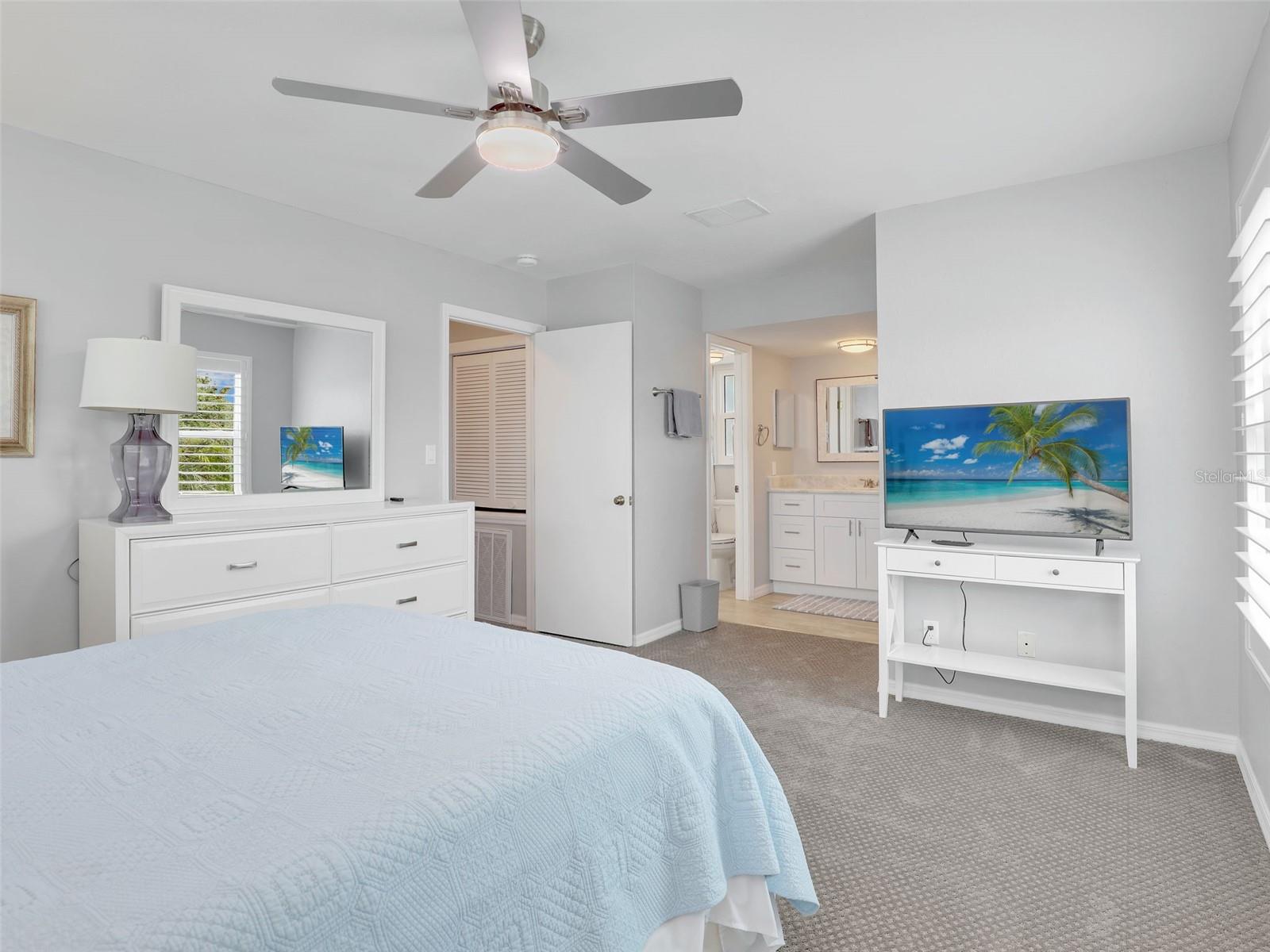 21687/689 INDIAN BAYOU DR, FORT MYERS BEACH, FL, 33931