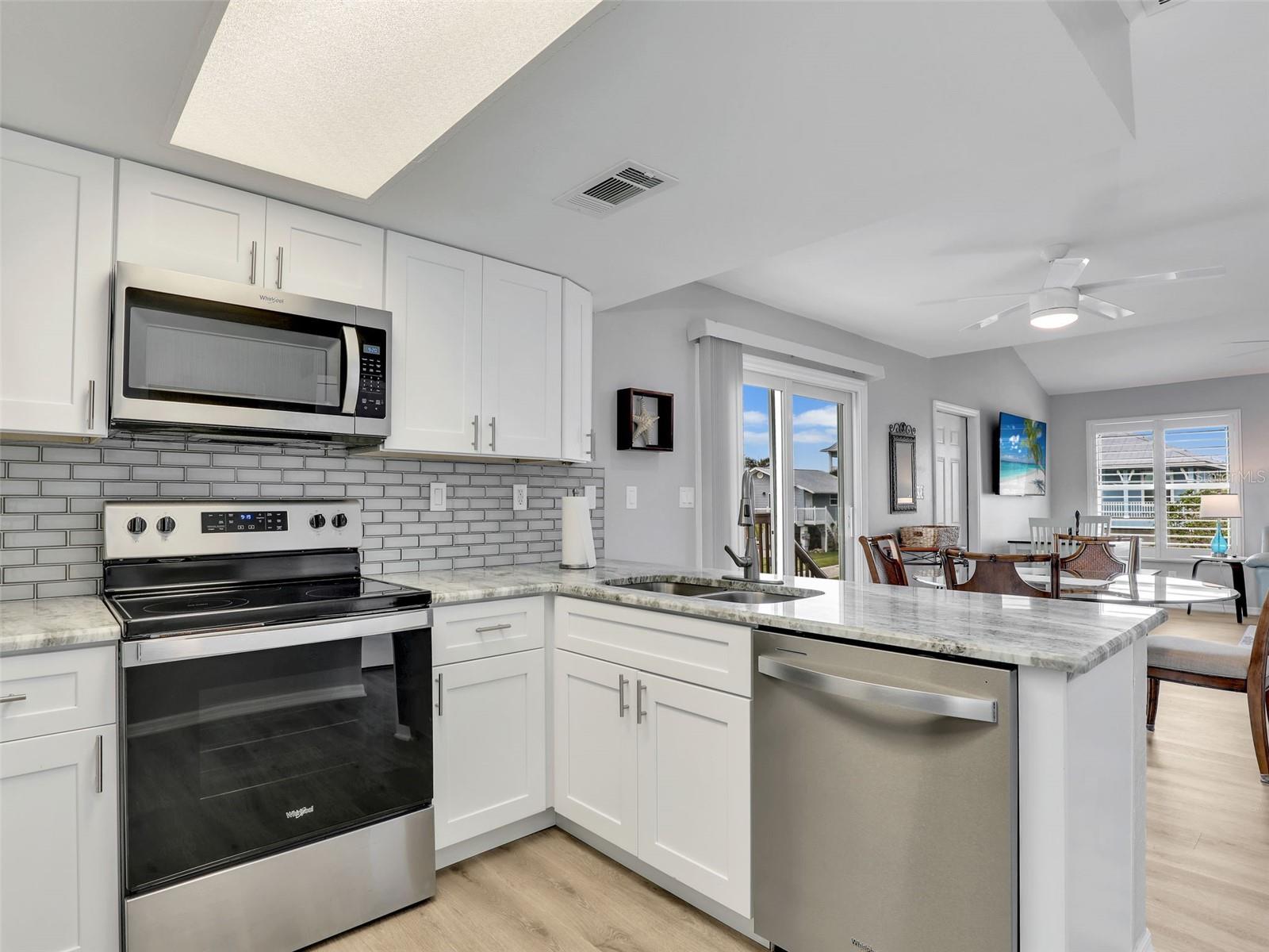 21687/689 INDIAN BAYOU DR, FORT MYERS BEACH, FL, 33931