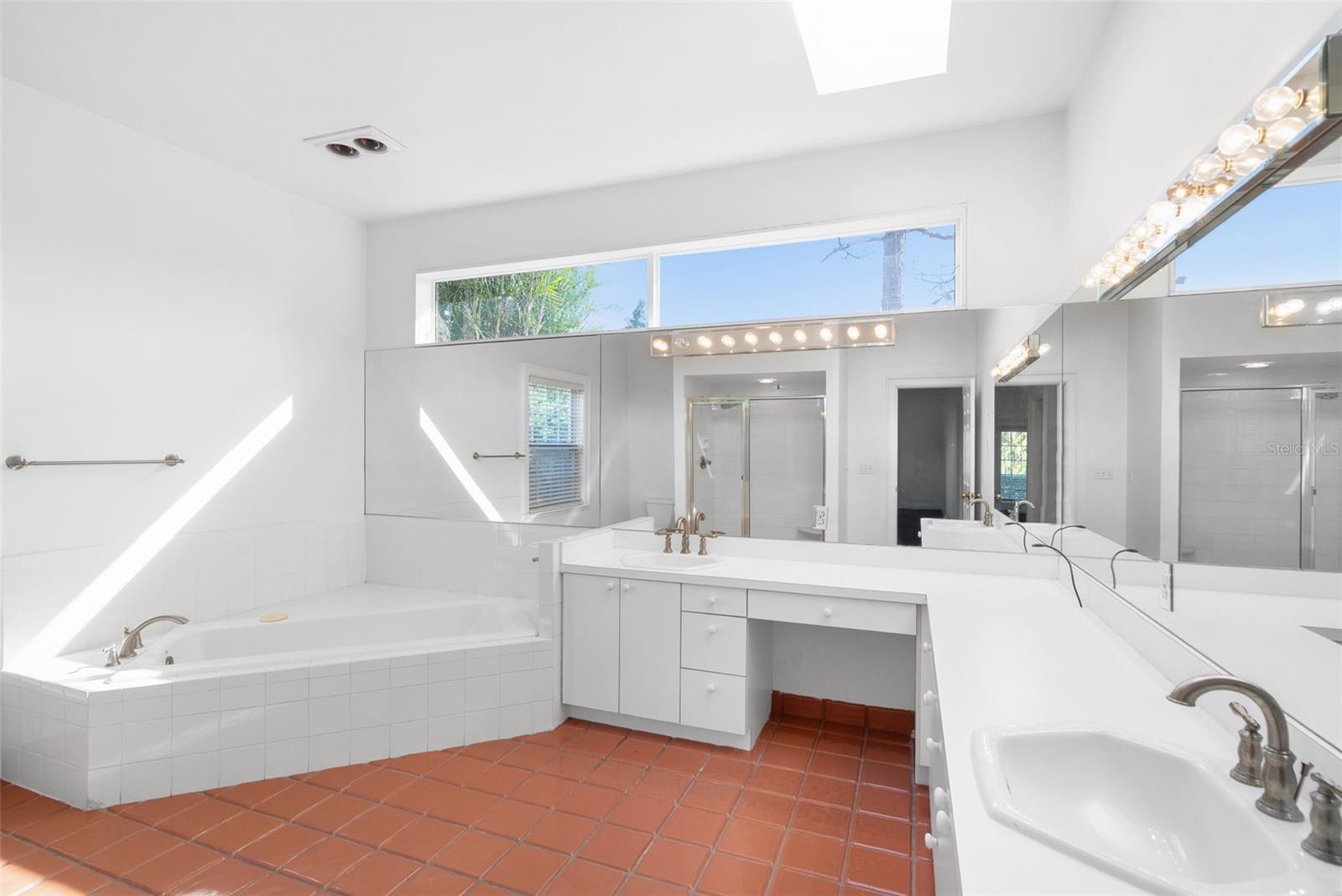 15612 HOWELL PARK LN, TAMPA, FL, 33625
