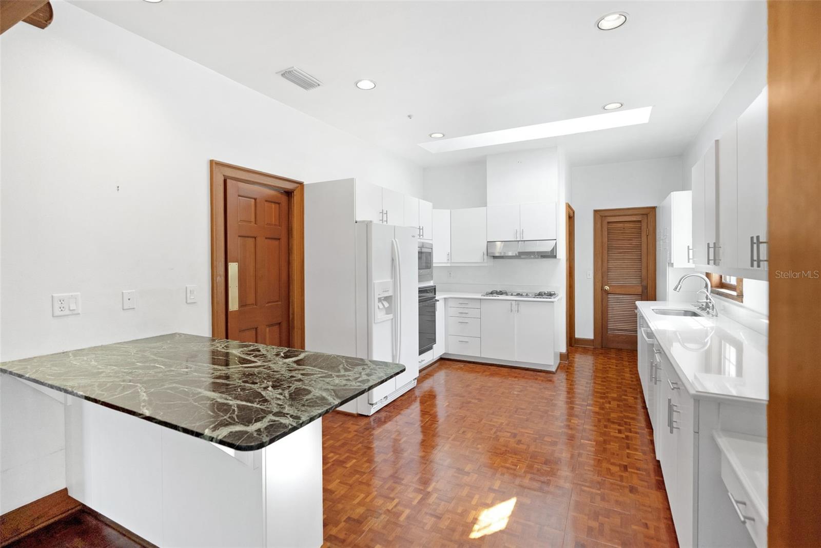 15612 HOWELL PARK LN, TAMPA, FL, 33625