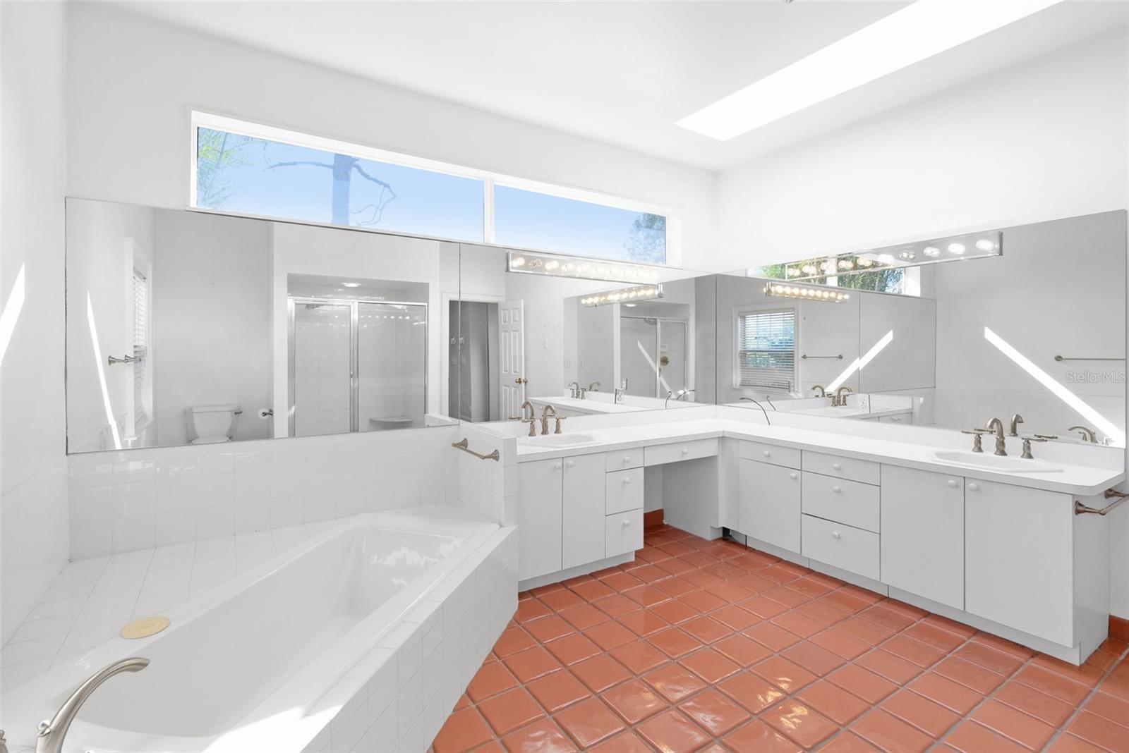 15612 HOWELL PARK LN, TAMPA, FL, 33625