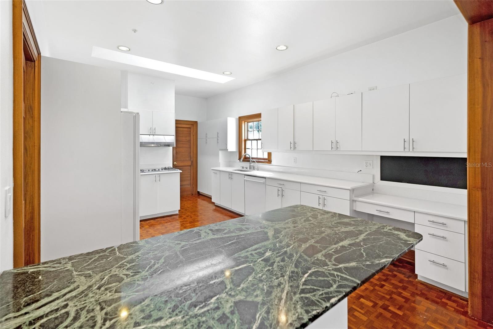15612 HOWELL PARK LN, TAMPA, FL, 33625