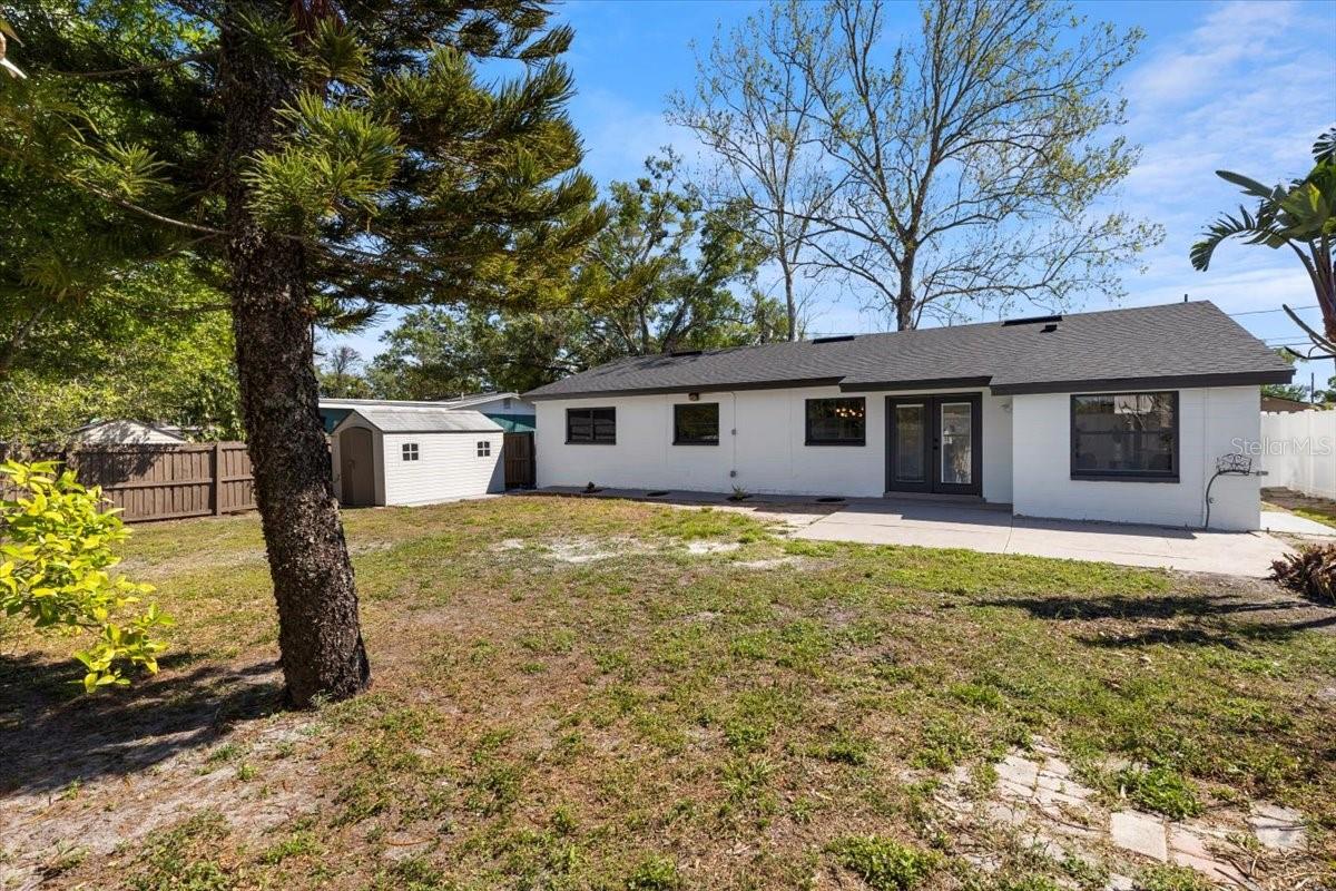 3325 W PARIS ST, TAMPA, FL, 33614