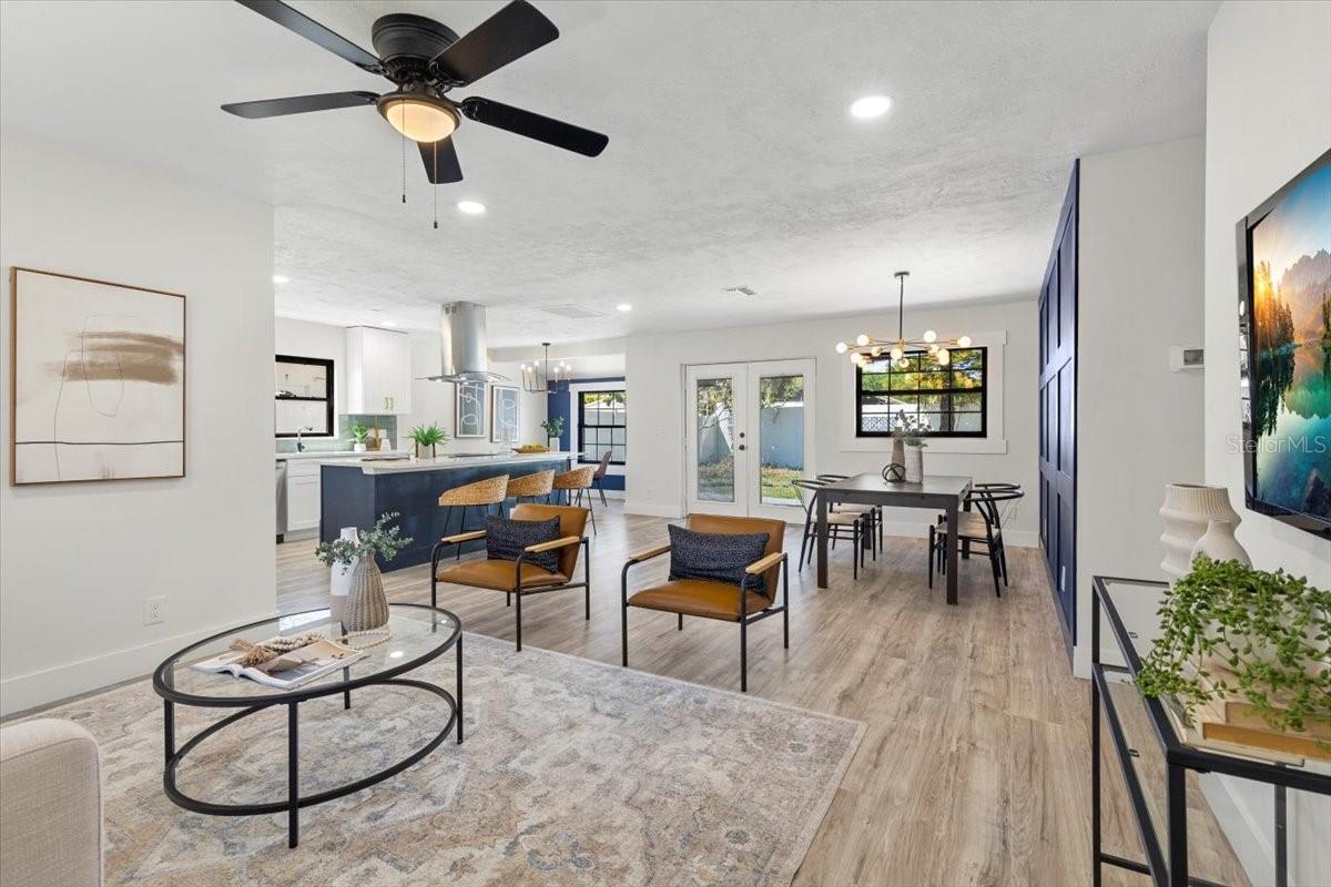 3325 W PARIS ST, TAMPA, FL, 33614