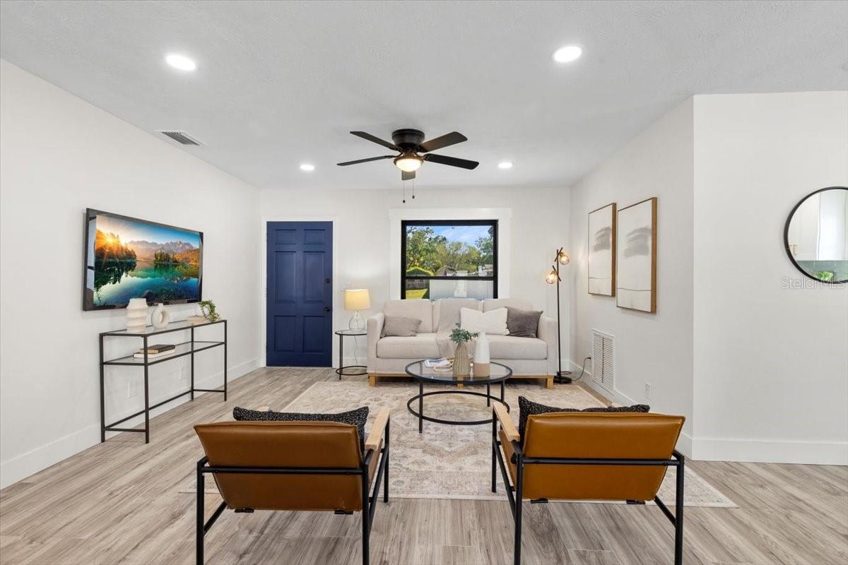 3325 W PARIS ST, TAMPA, FL, 33614