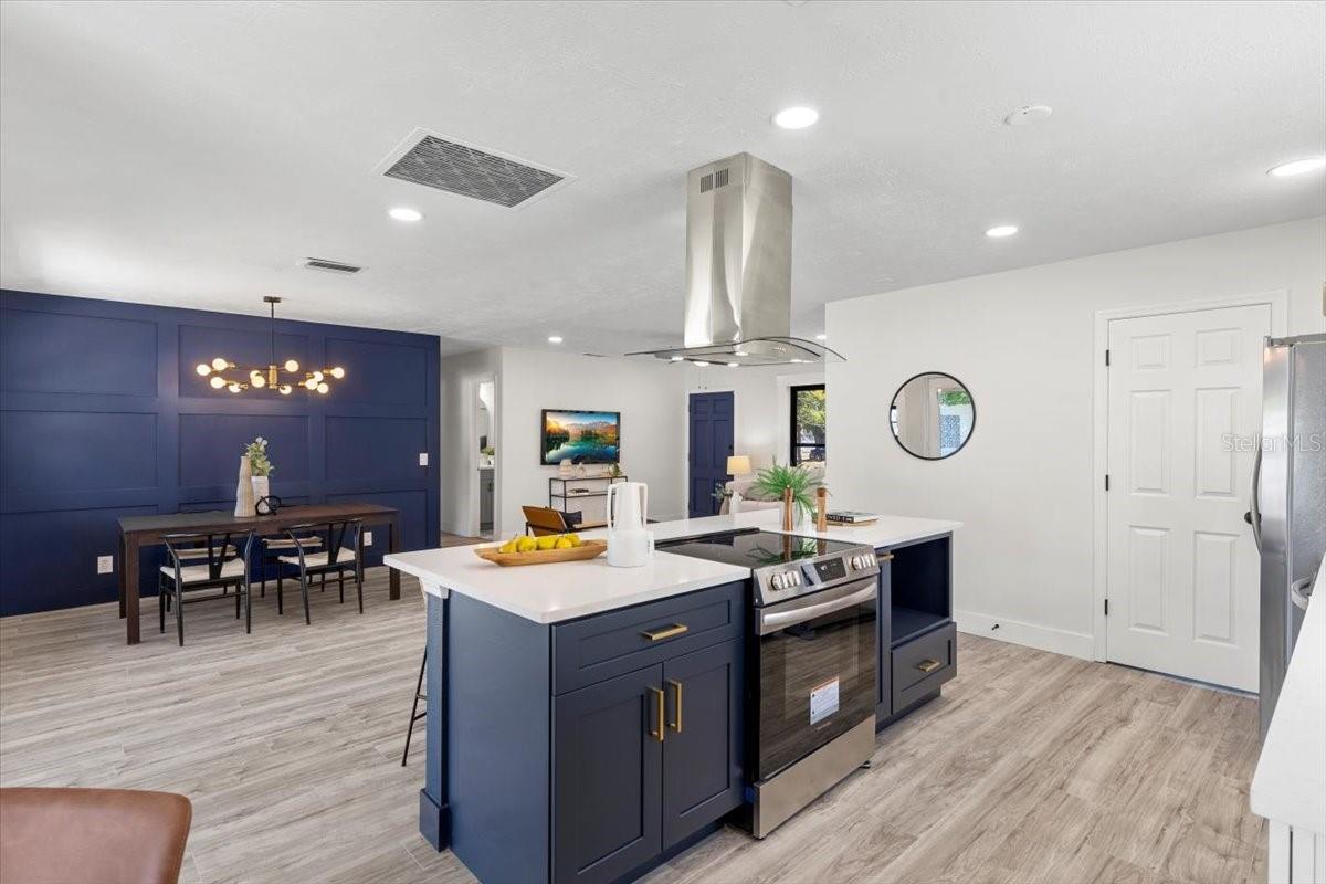 3325 W PARIS ST, TAMPA, FL, 33614