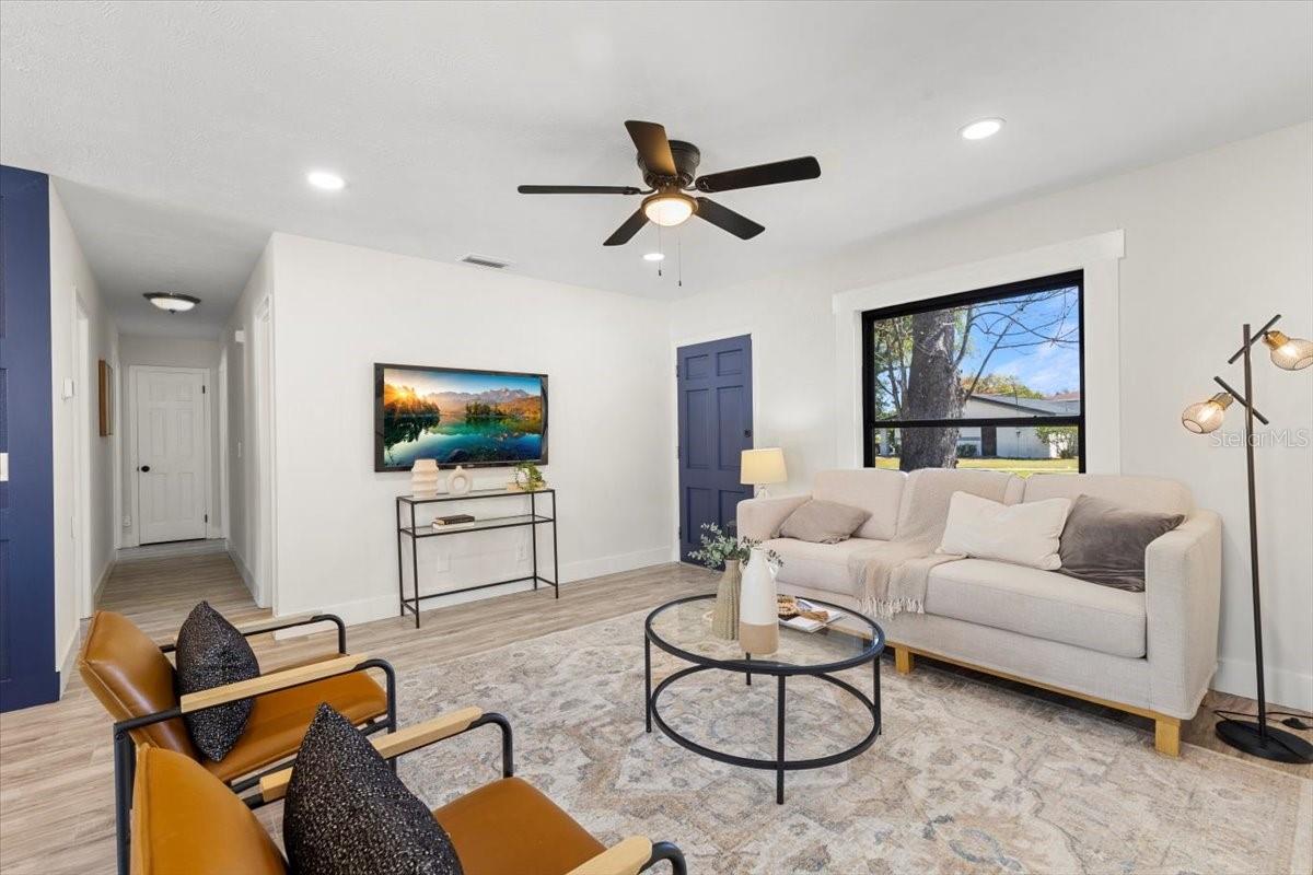 3325 W PARIS ST, TAMPA, FL, 33614