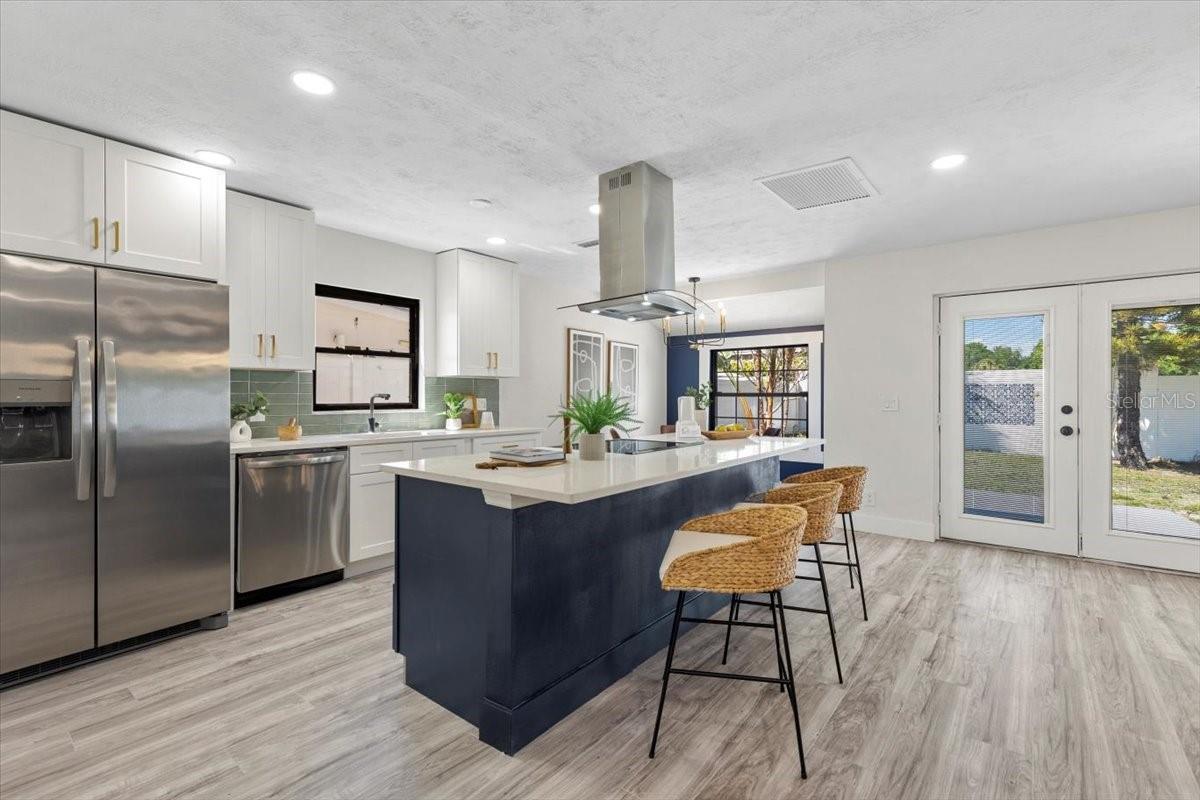 3325 W PARIS ST, TAMPA, FL, 33614