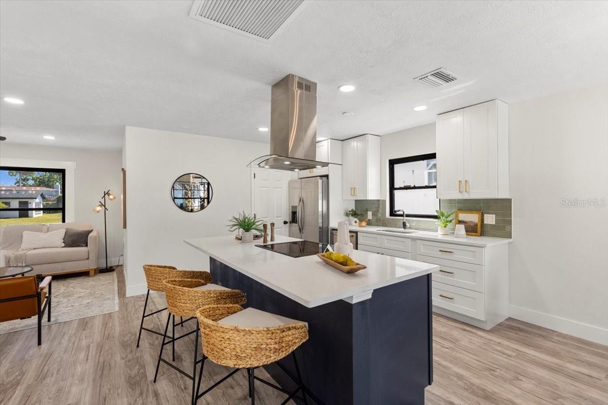 3325 W PARIS ST, TAMPA, FL, 33614