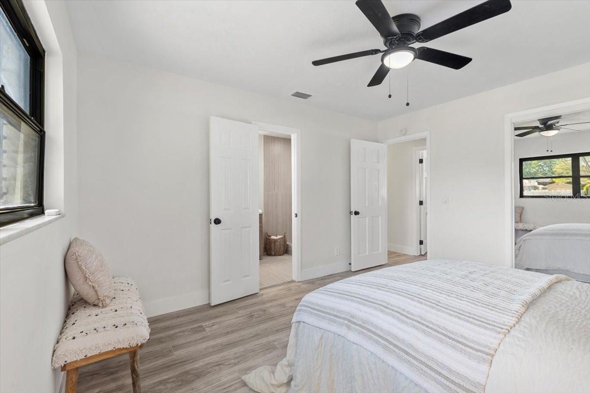 3325 W PARIS ST, TAMPA, FL, 33614