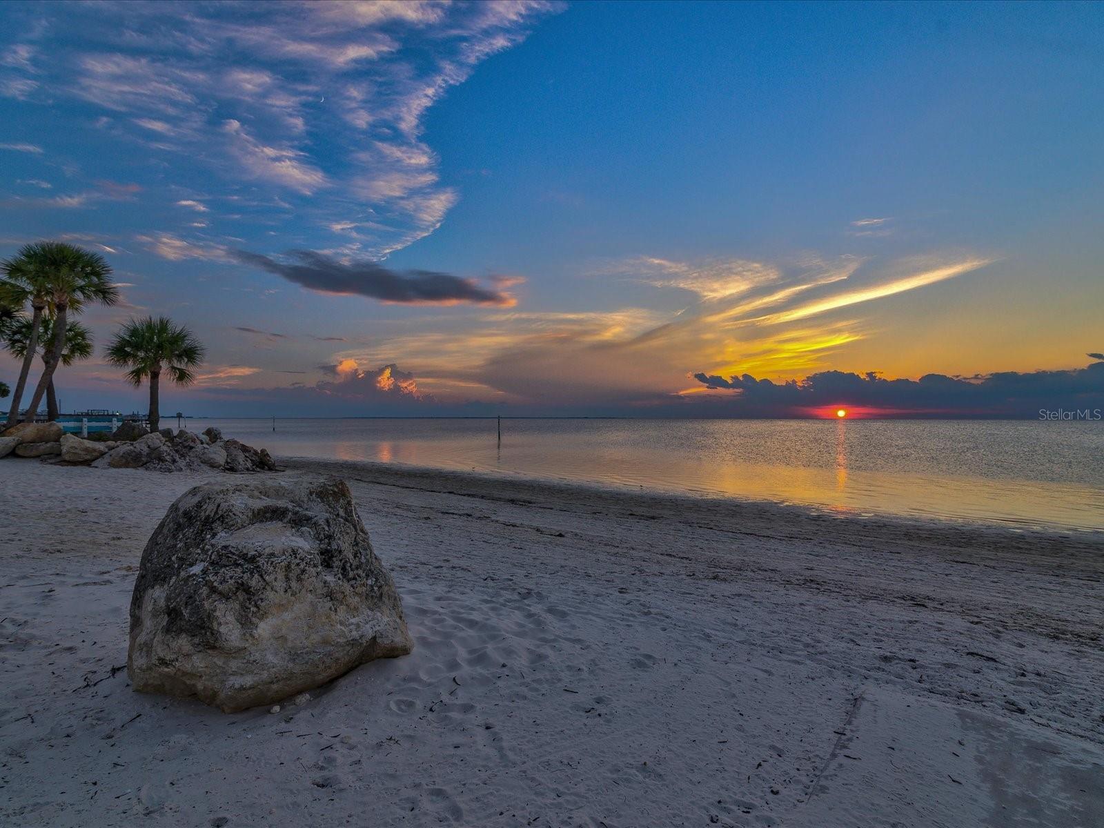 4237 MARINE PKWY, NEW PORT RICHEY, FL, 34652