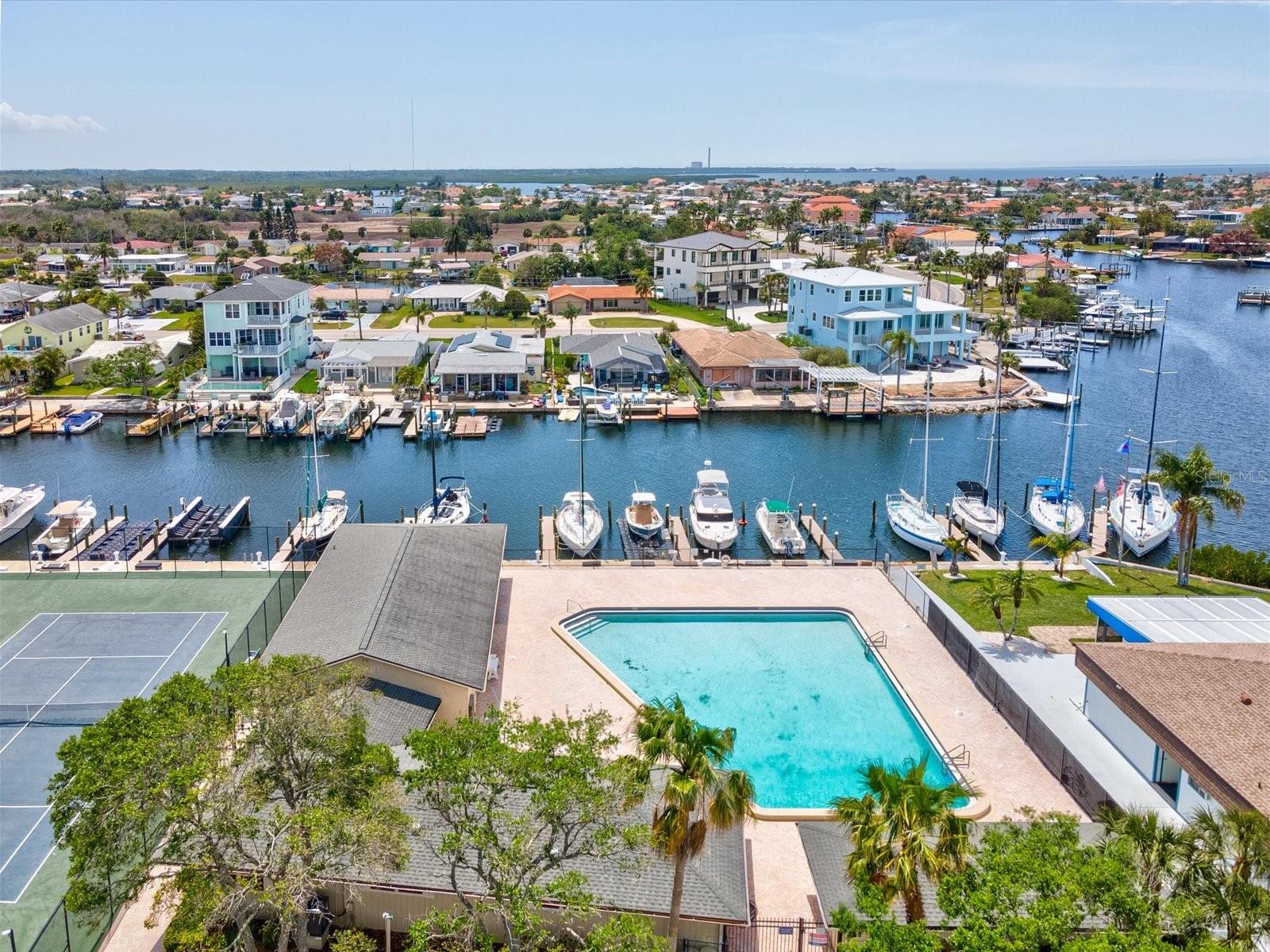 4237 MARINE PKWY, NEW PORT RICHEY, FL, 34652