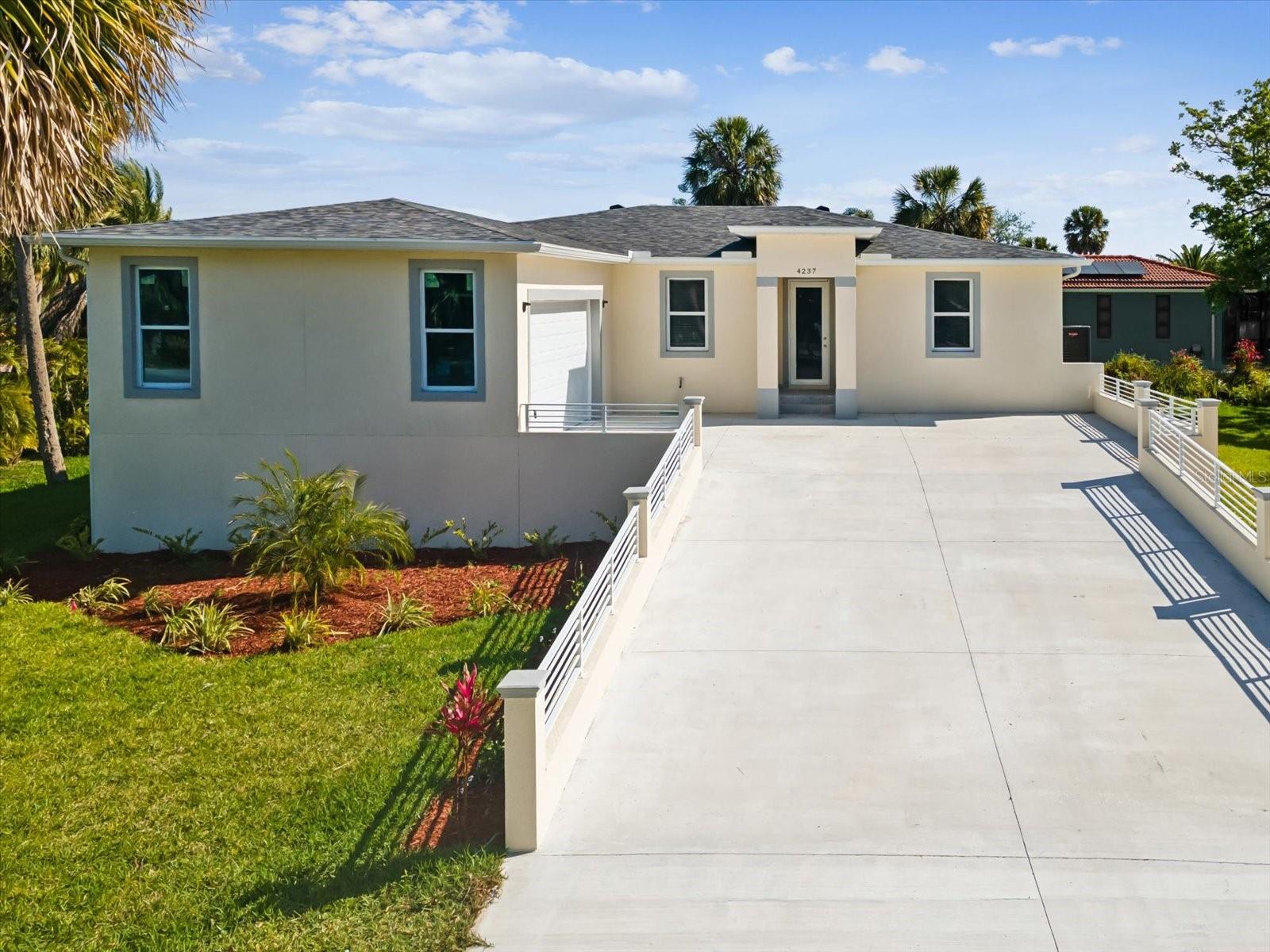 4237 MARINE PKWY, NEW PORT RICHEY, FL, 34652