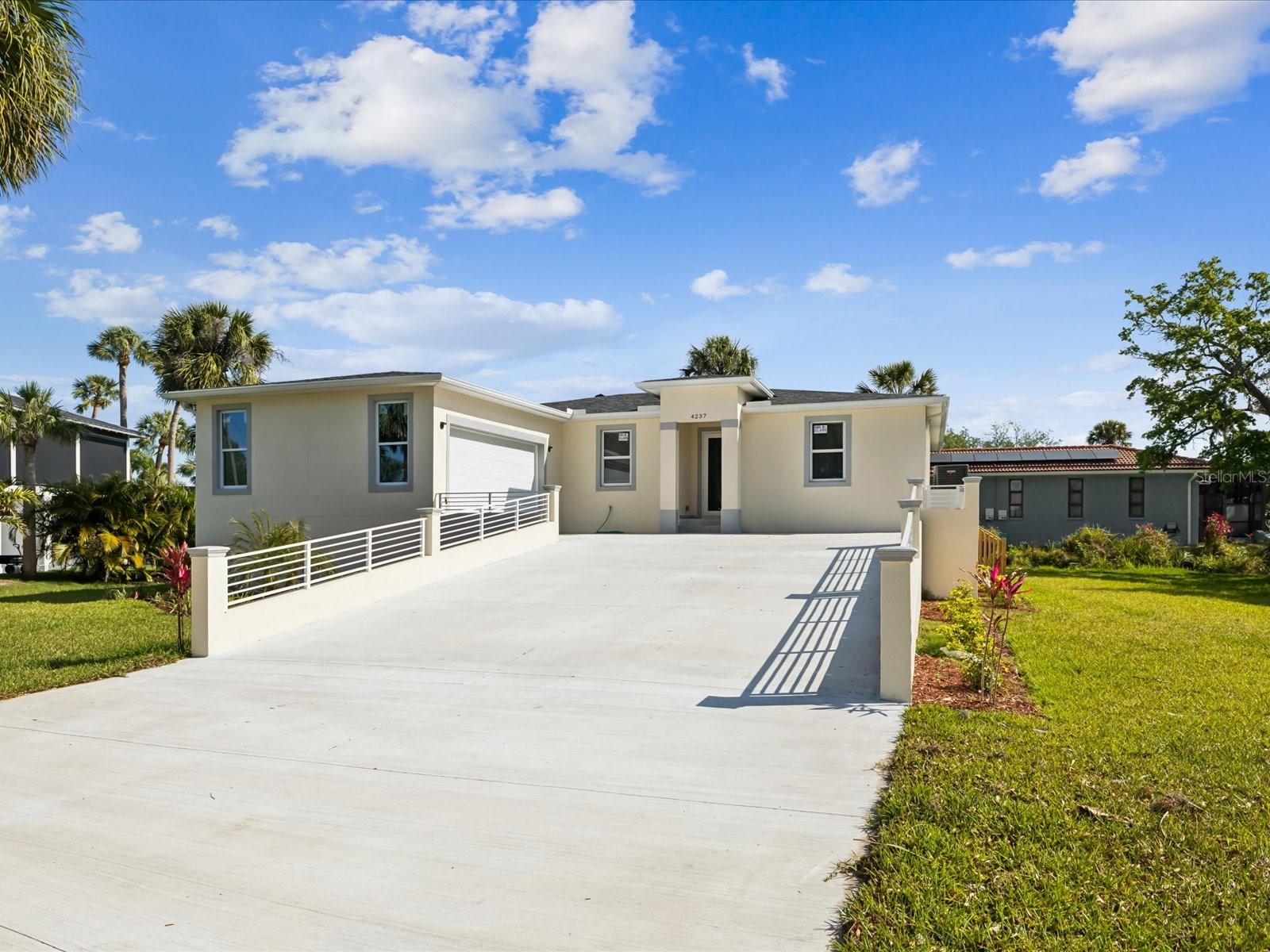 4237 MARINE PKWY, NEW PORT RICHEY, FL, 34652