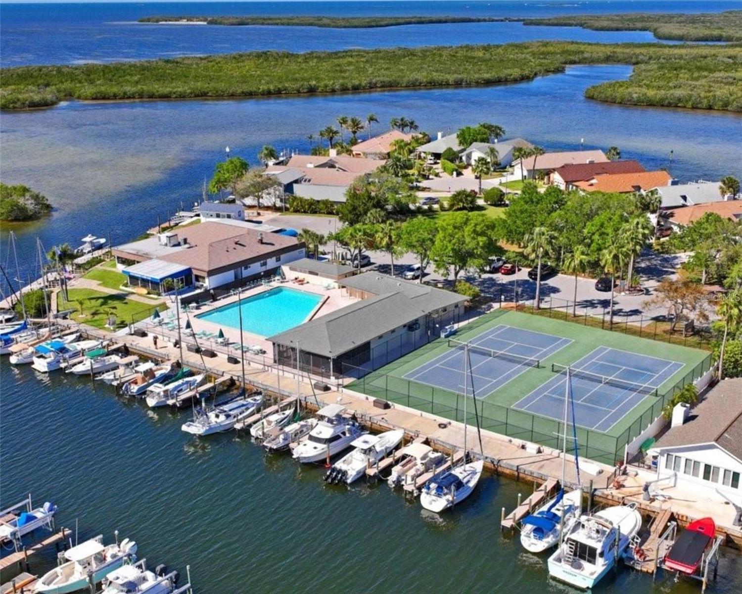 4237 MARINE PKWY, NEW PORT RICHEY, FL, 34652