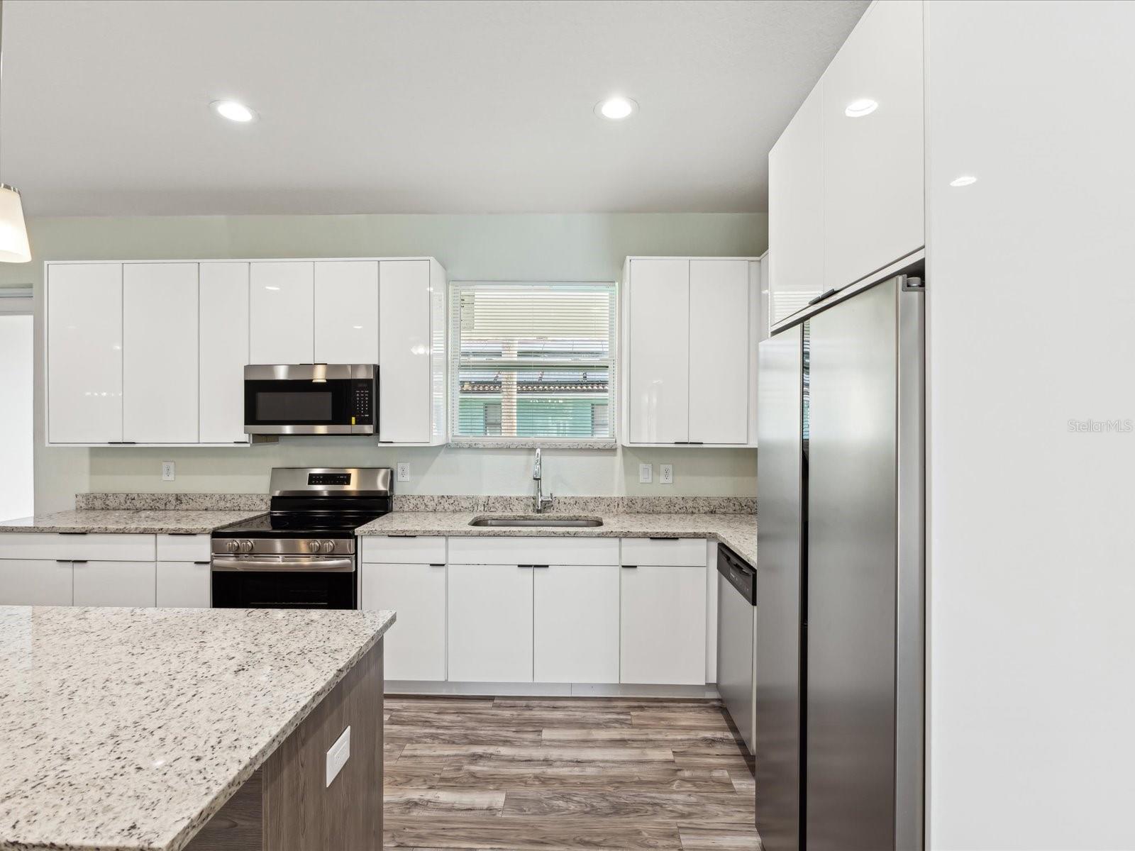 4237 MARINE PKWY, NEW PORT RICHEY, FL, 34652