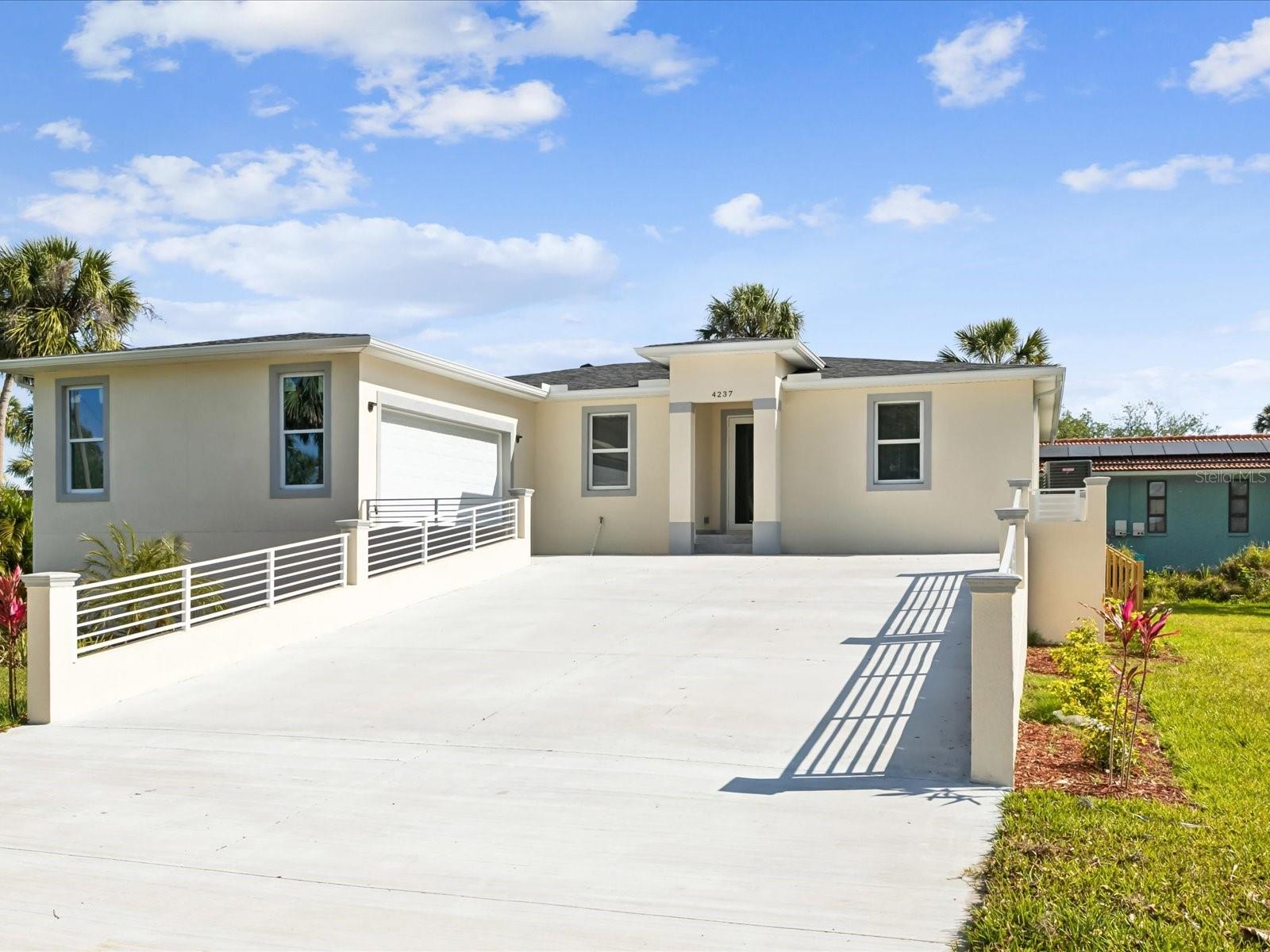 4237 MARINE PKWY, NEW PORT RICHEY, FL, 34652